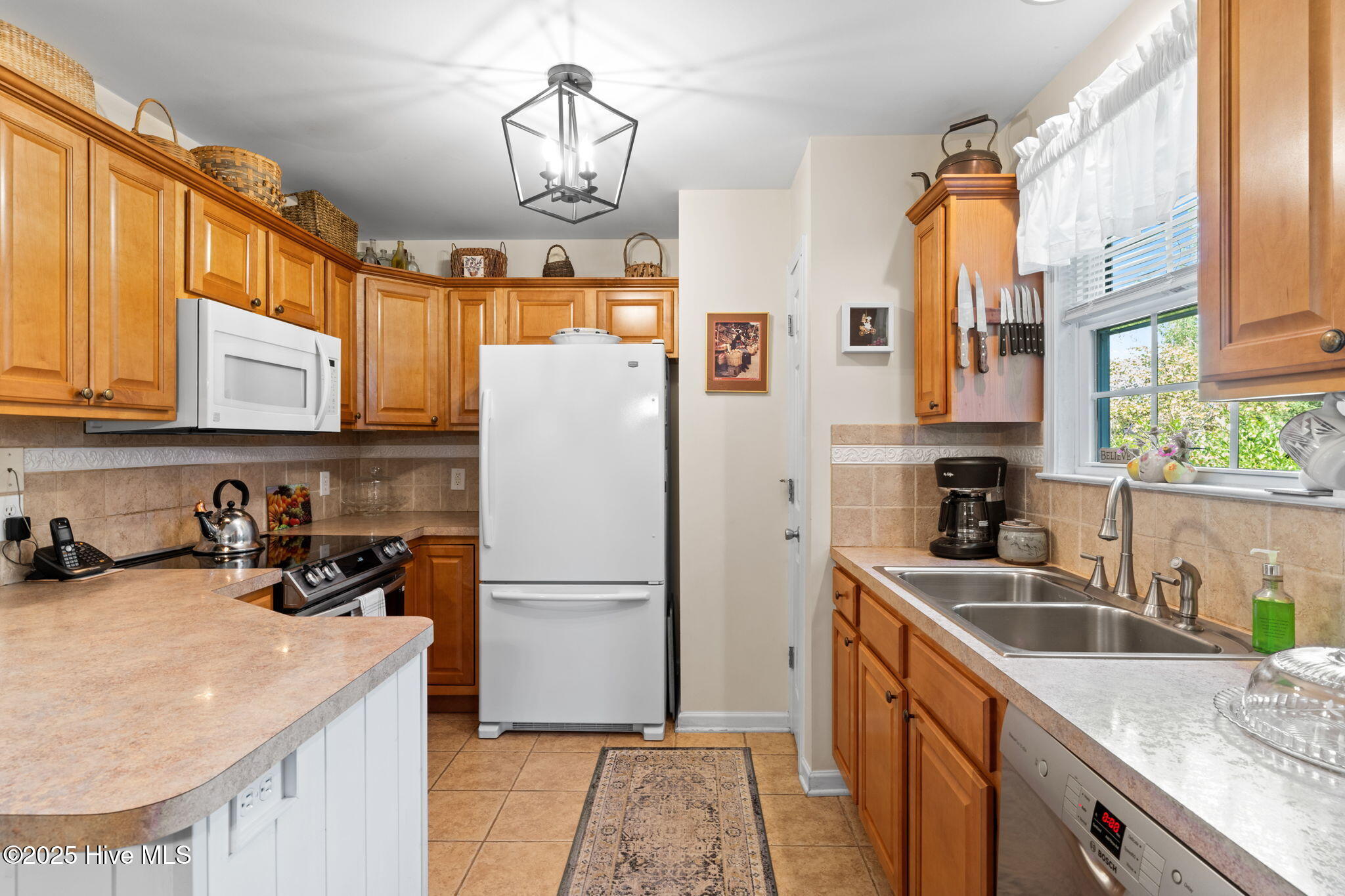 100534396 | Photo 13