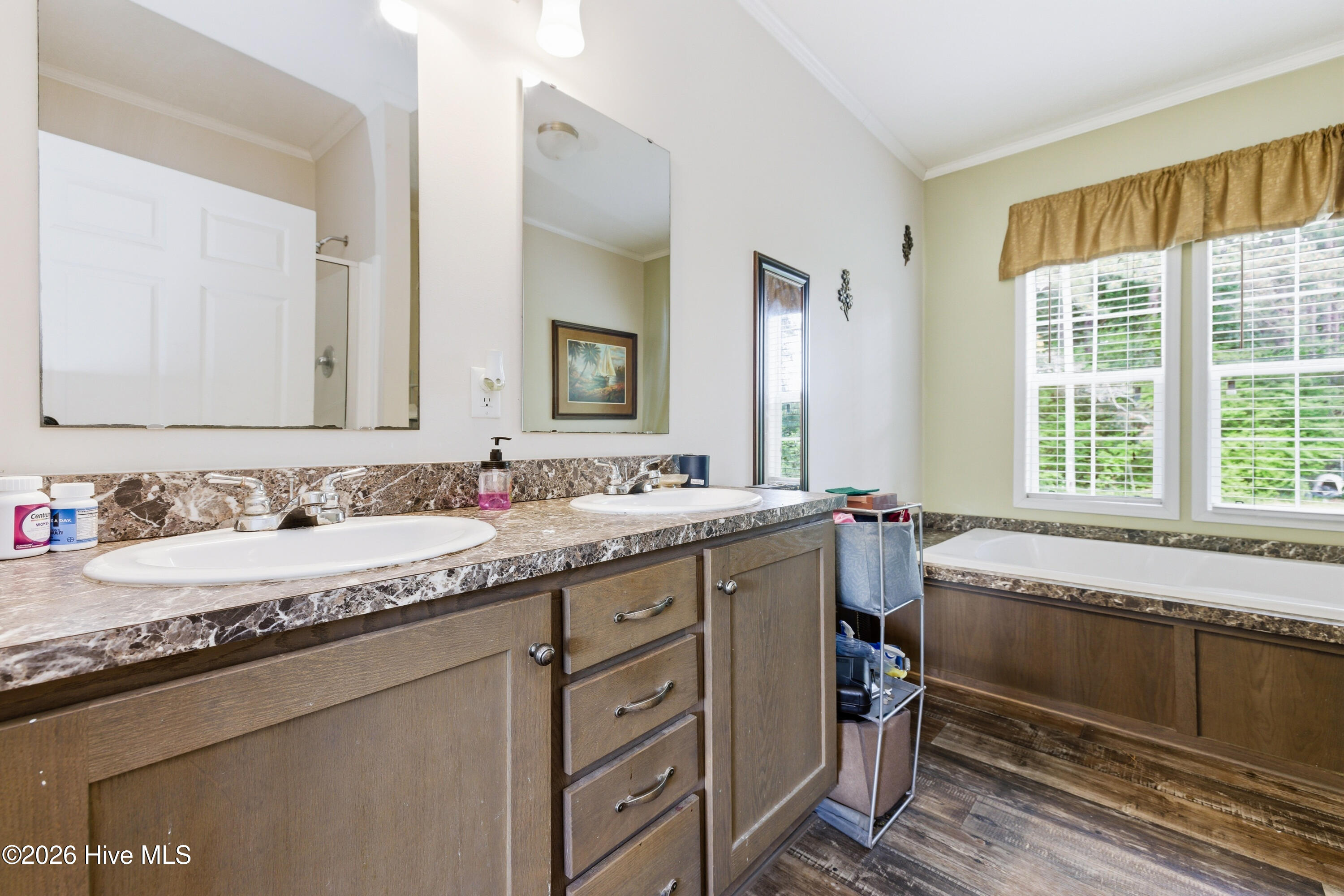 100565815 | Photo 15