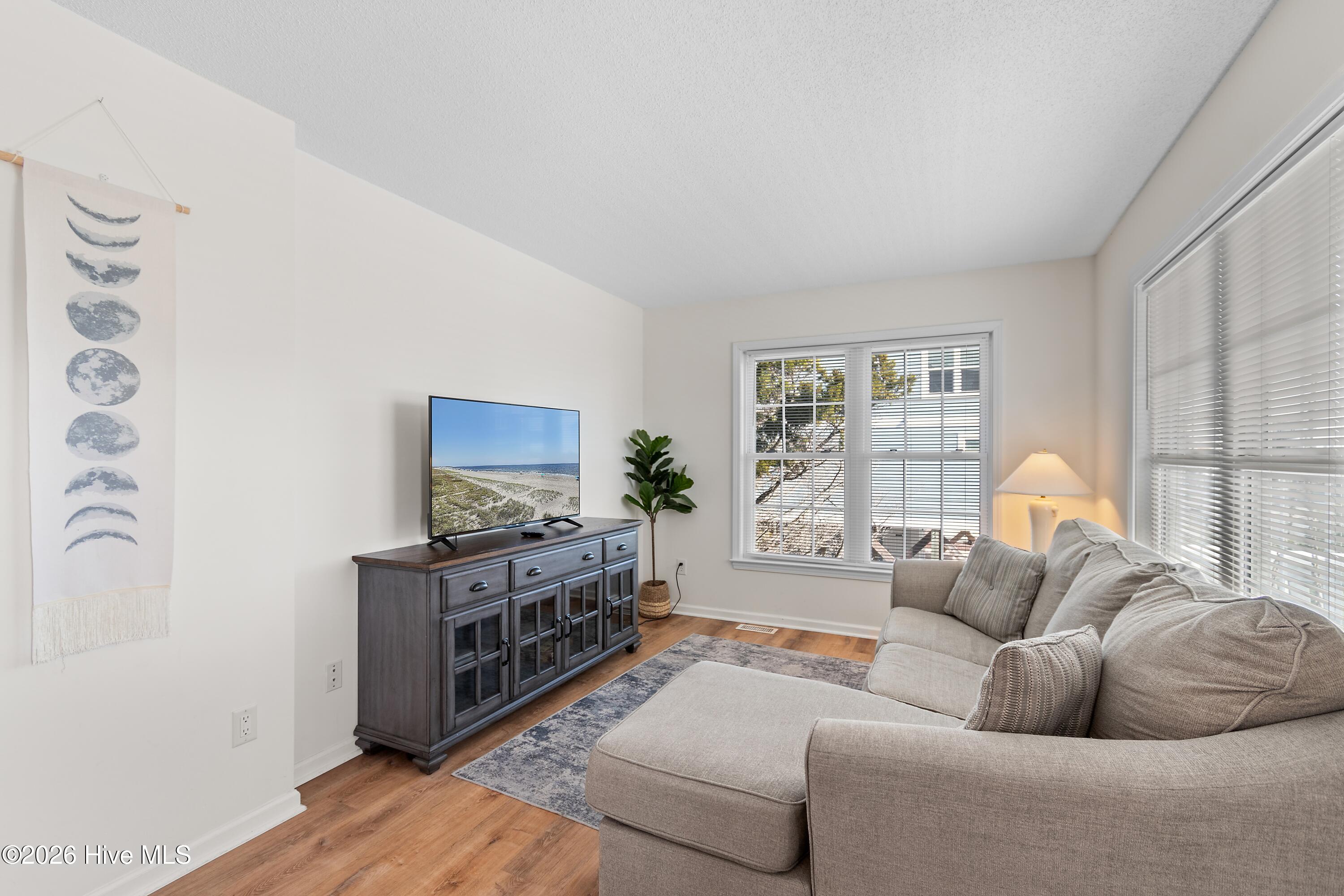 100550931 | Photo 45