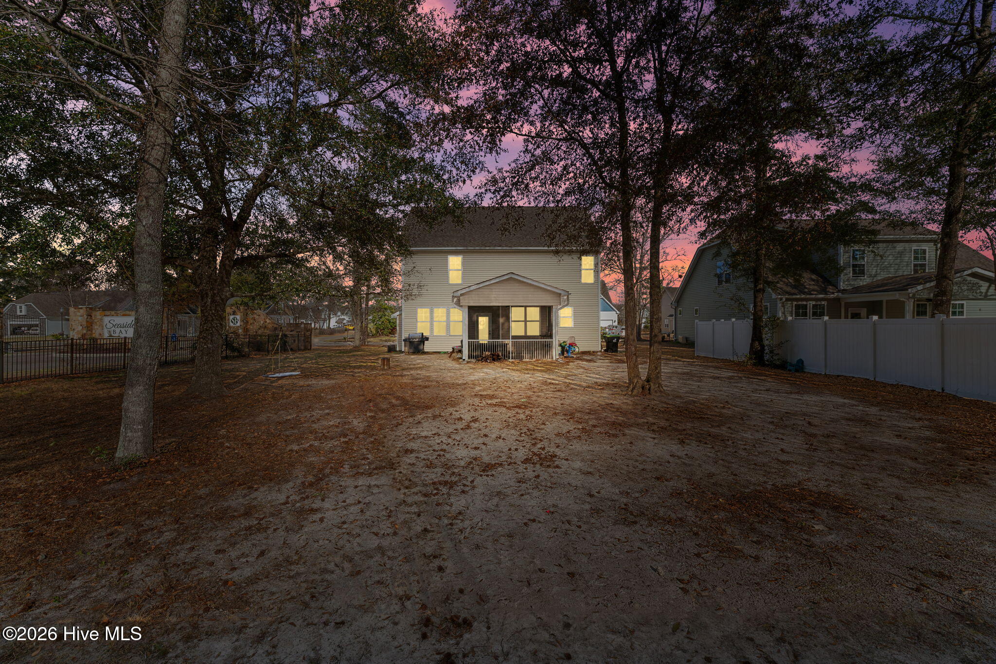 100559048 | Photo 38