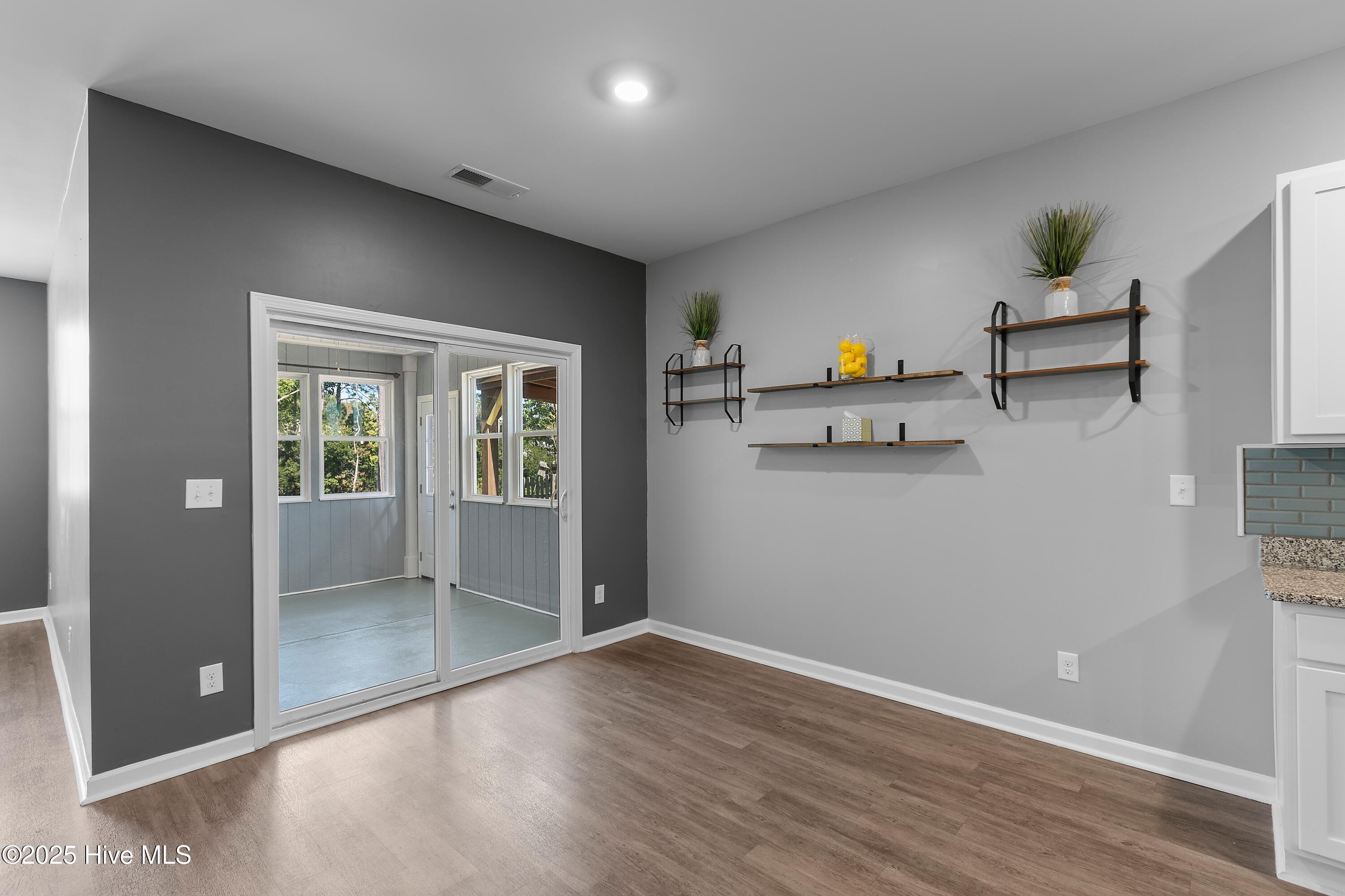 100537510 | Photo 22