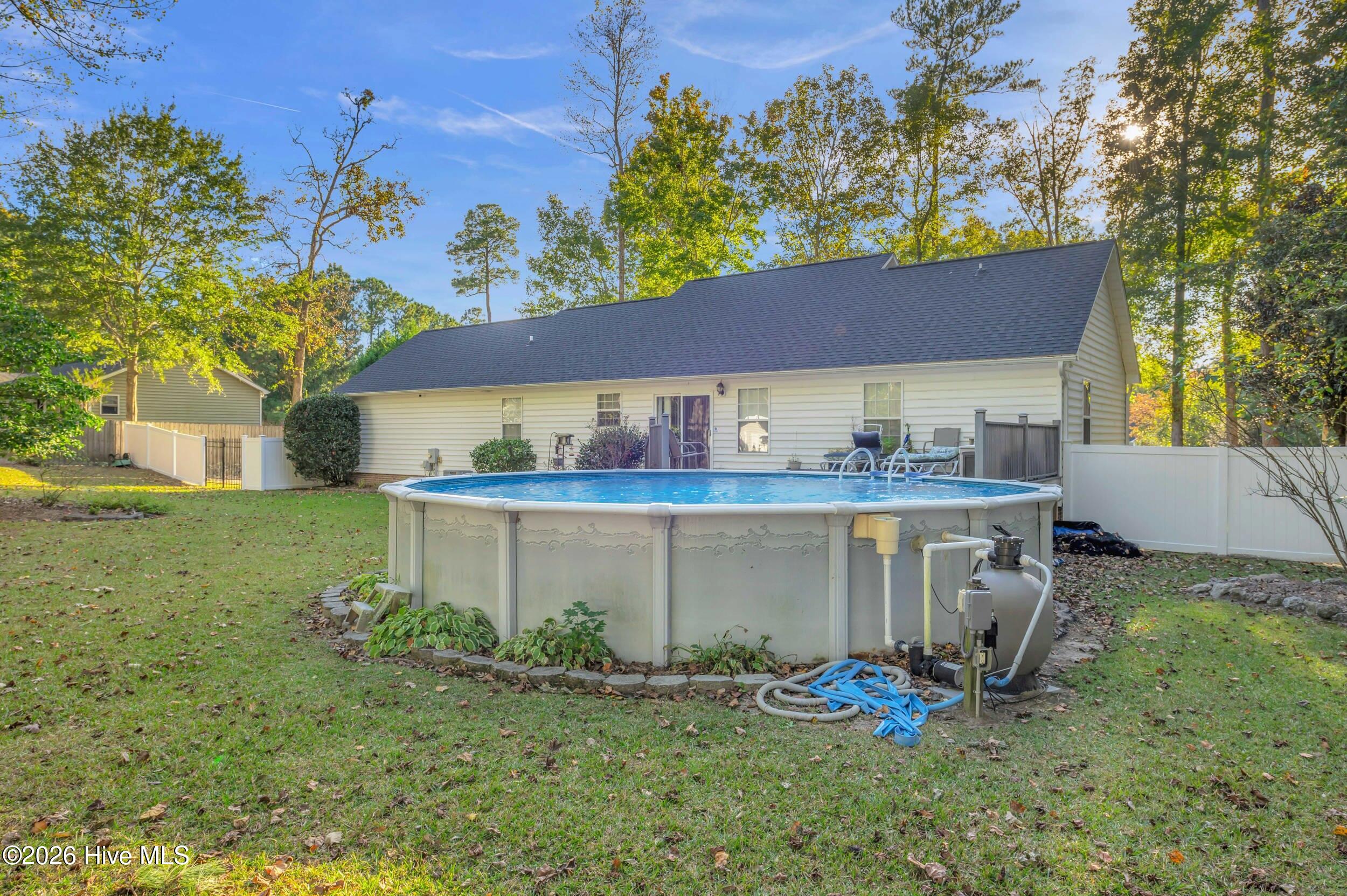 100562256 | Photo 35