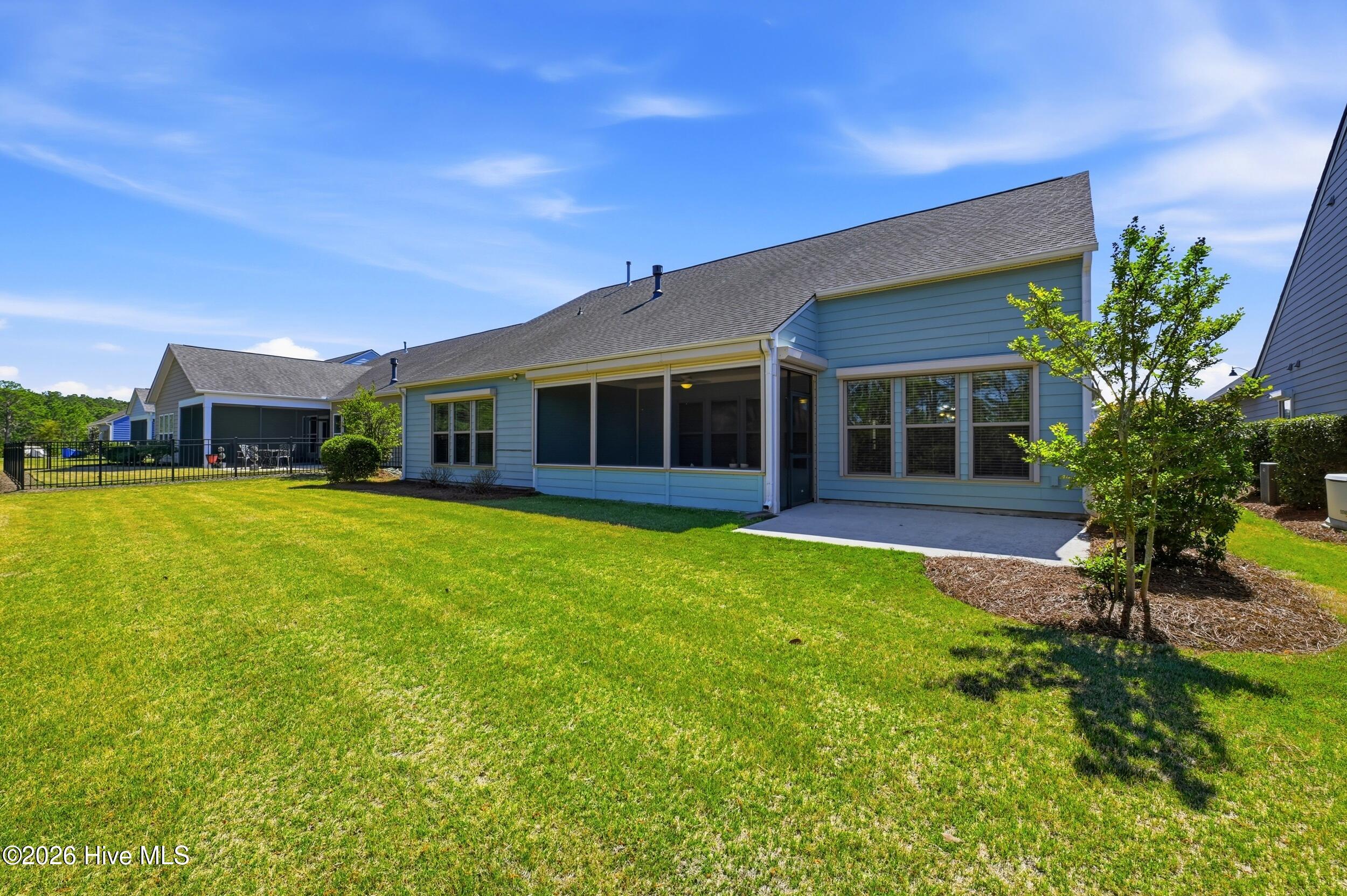 100565292 | Photo 39