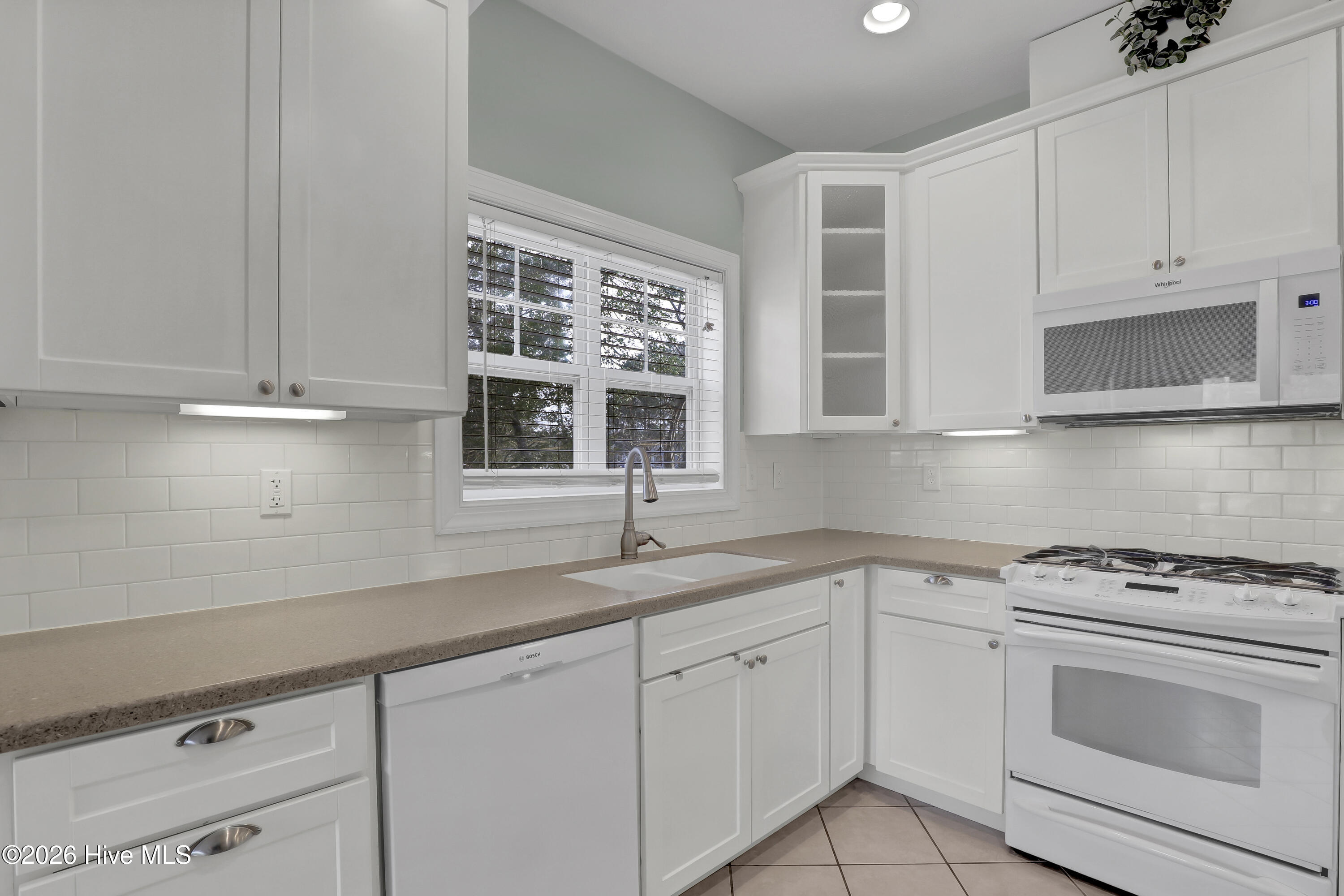 100550563 | Photo 13