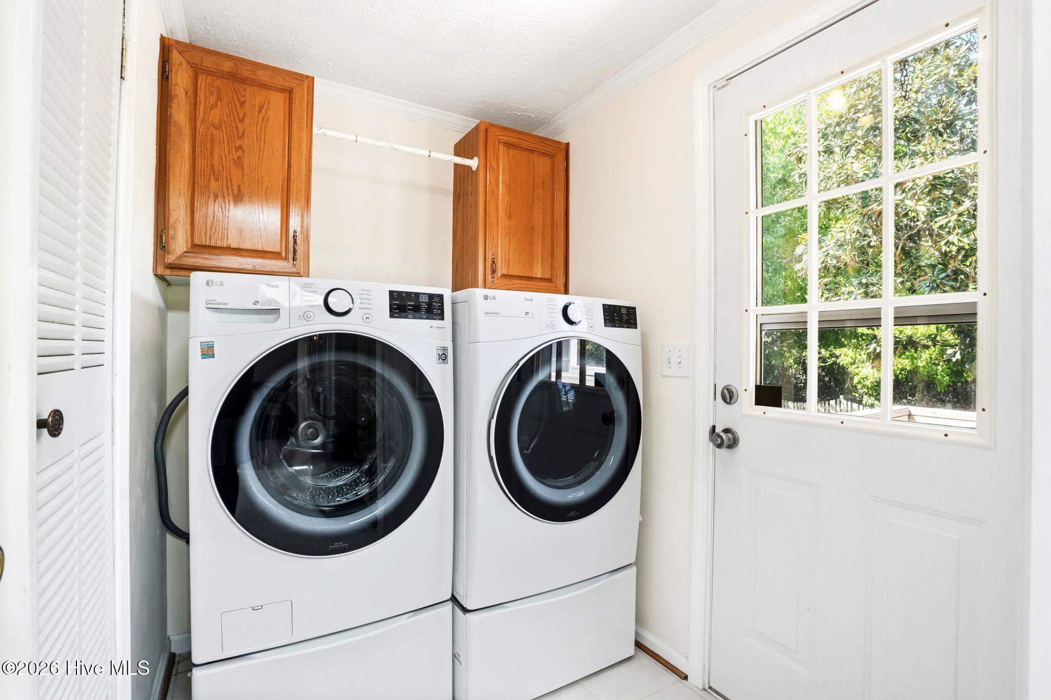 100567371 | Photo 28