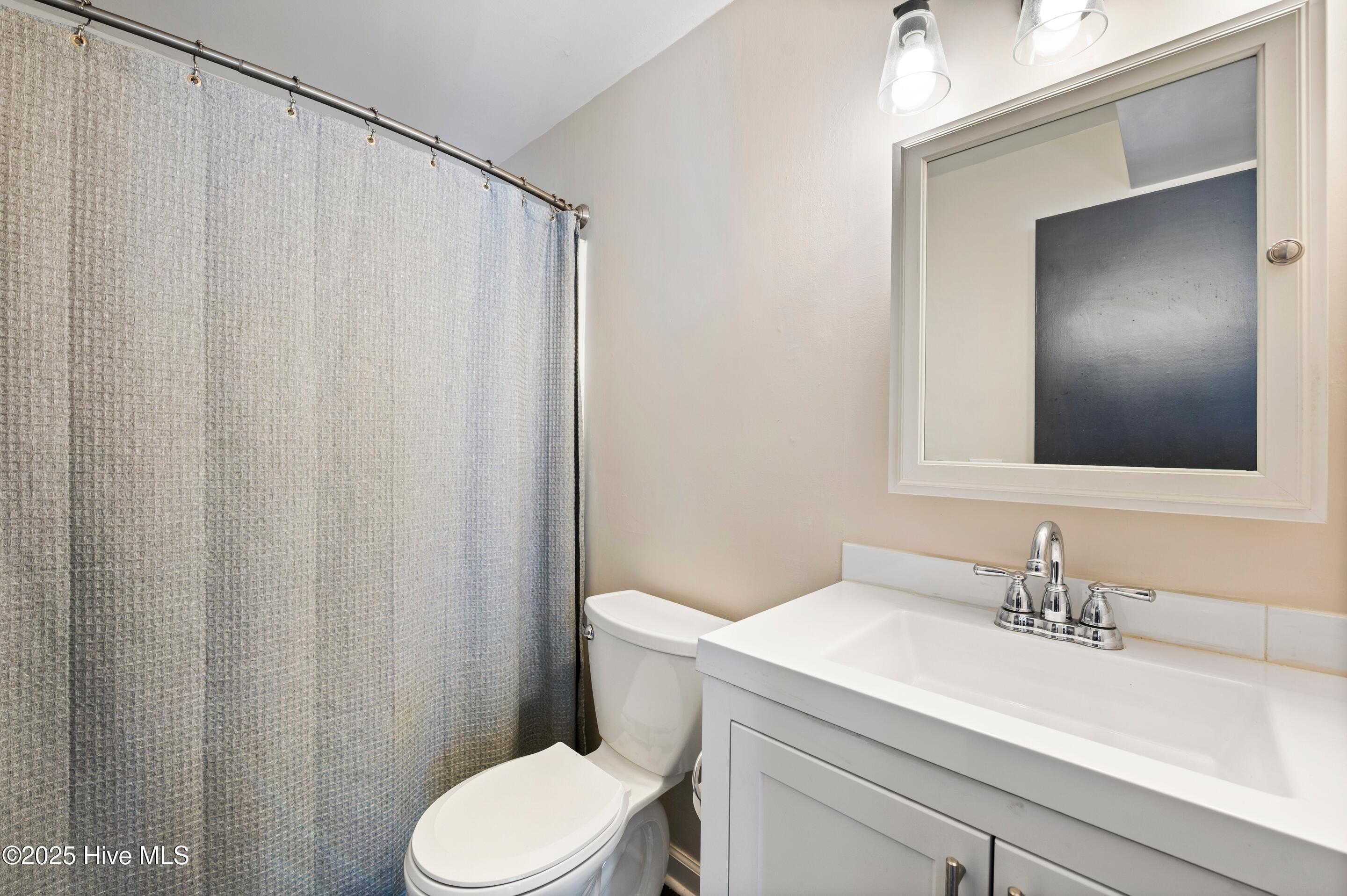 100530786 | Photo 17