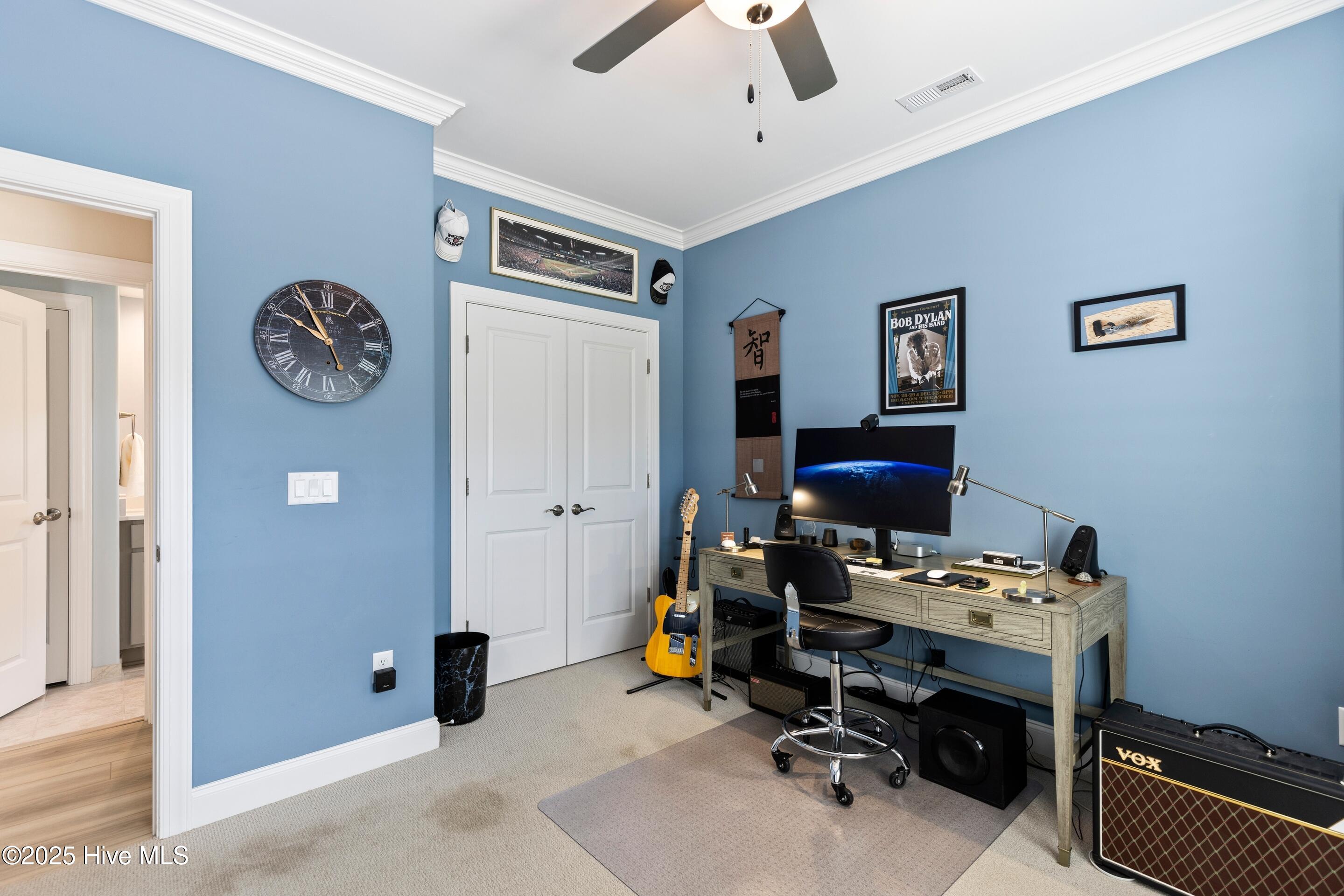 100558361 | Photo 37