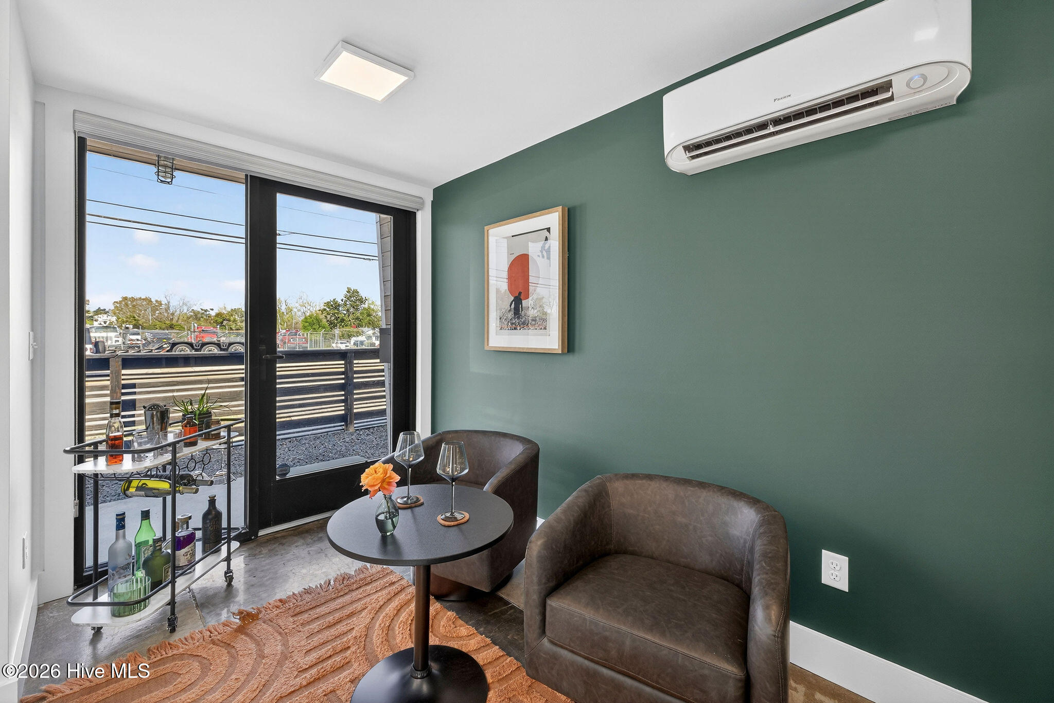 100563614 | Photo 10