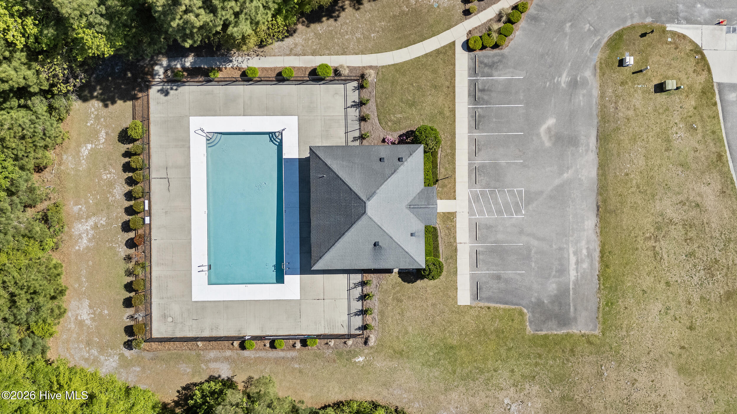 100567413 | Photo 39