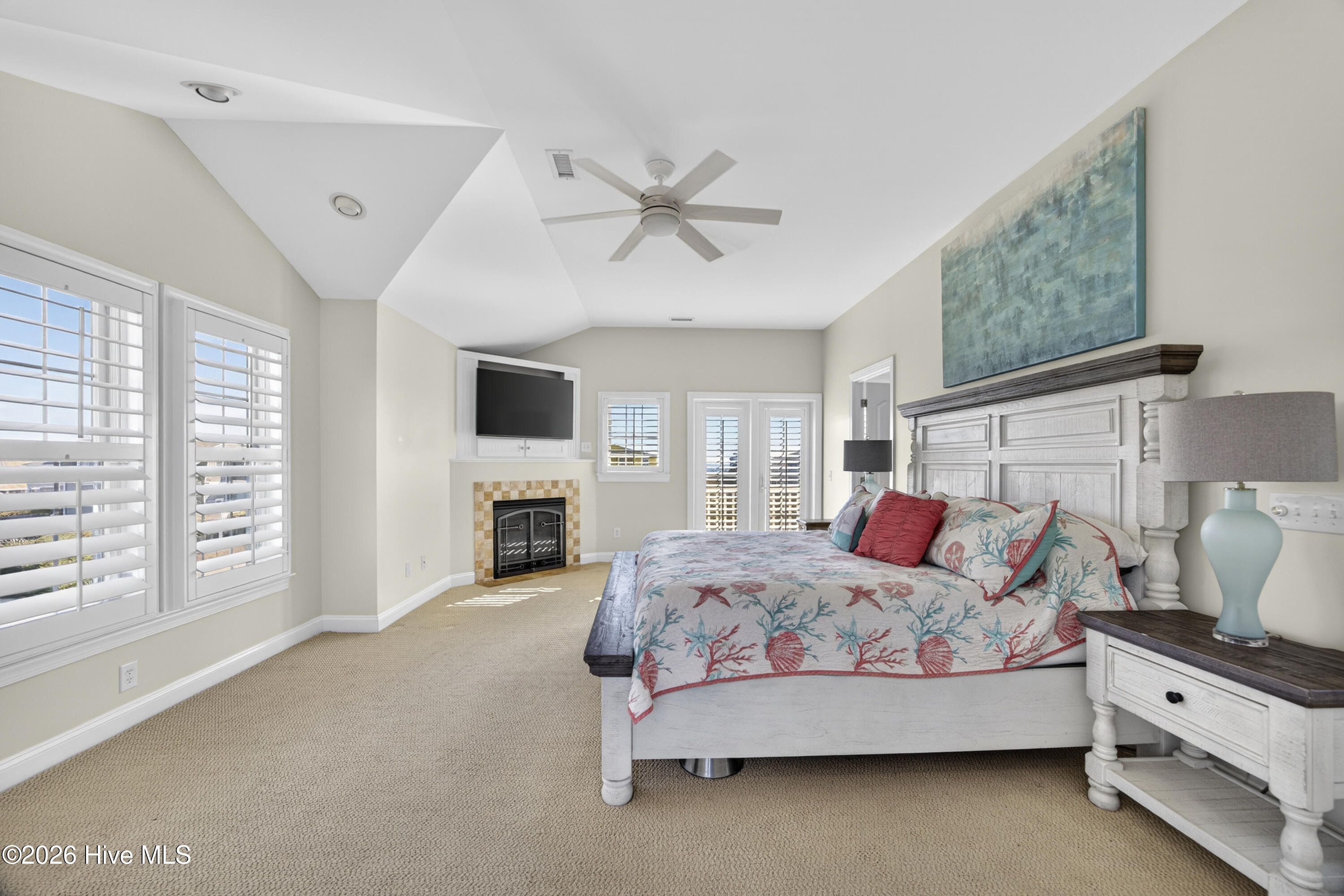 100554981 | Photo 86