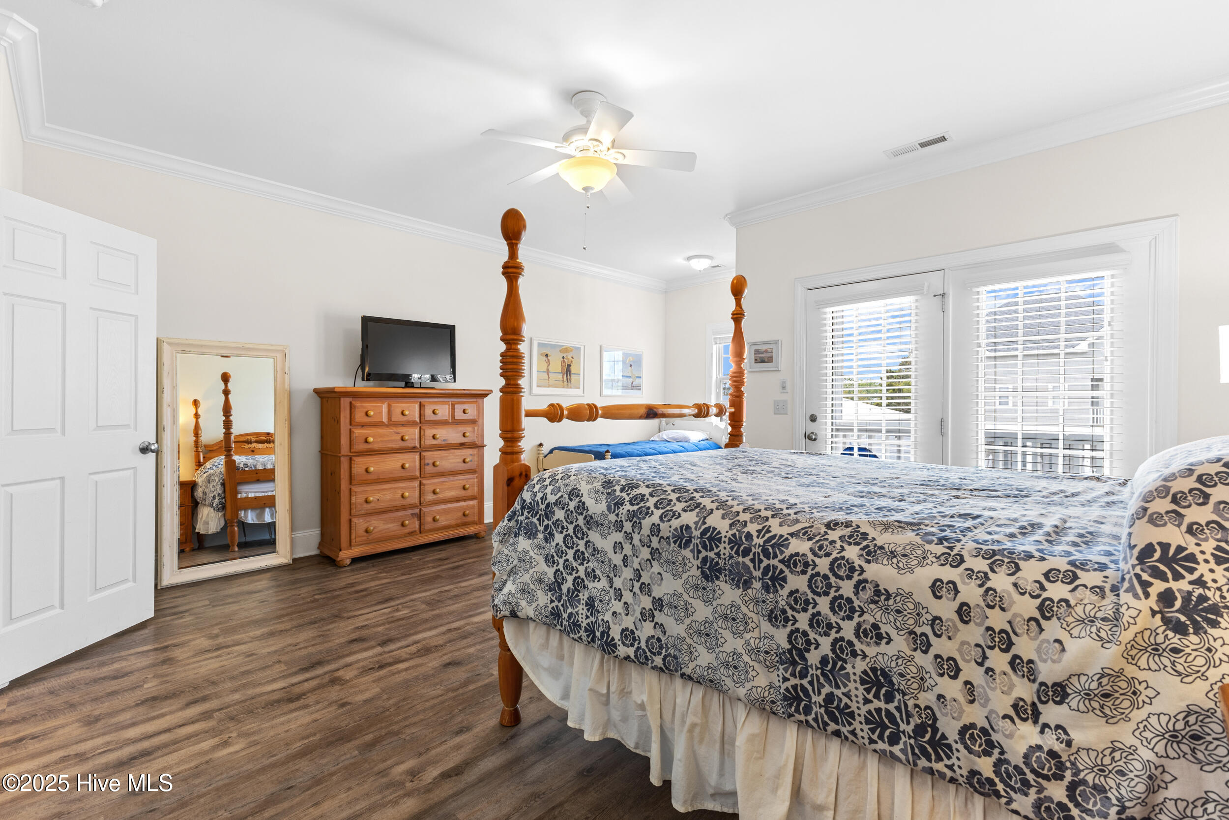 100506404 | Photo 22