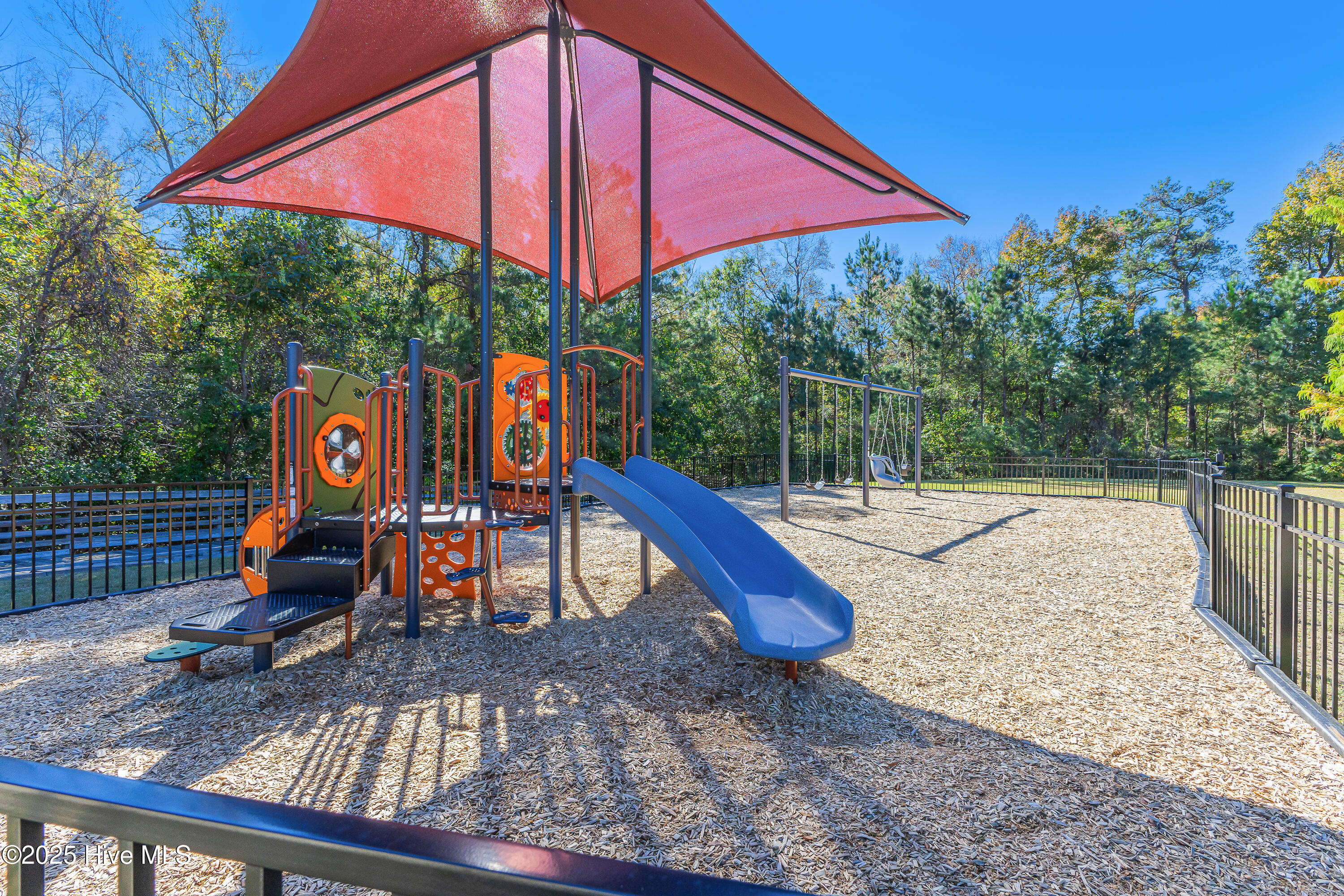 100542174 | Photo 49