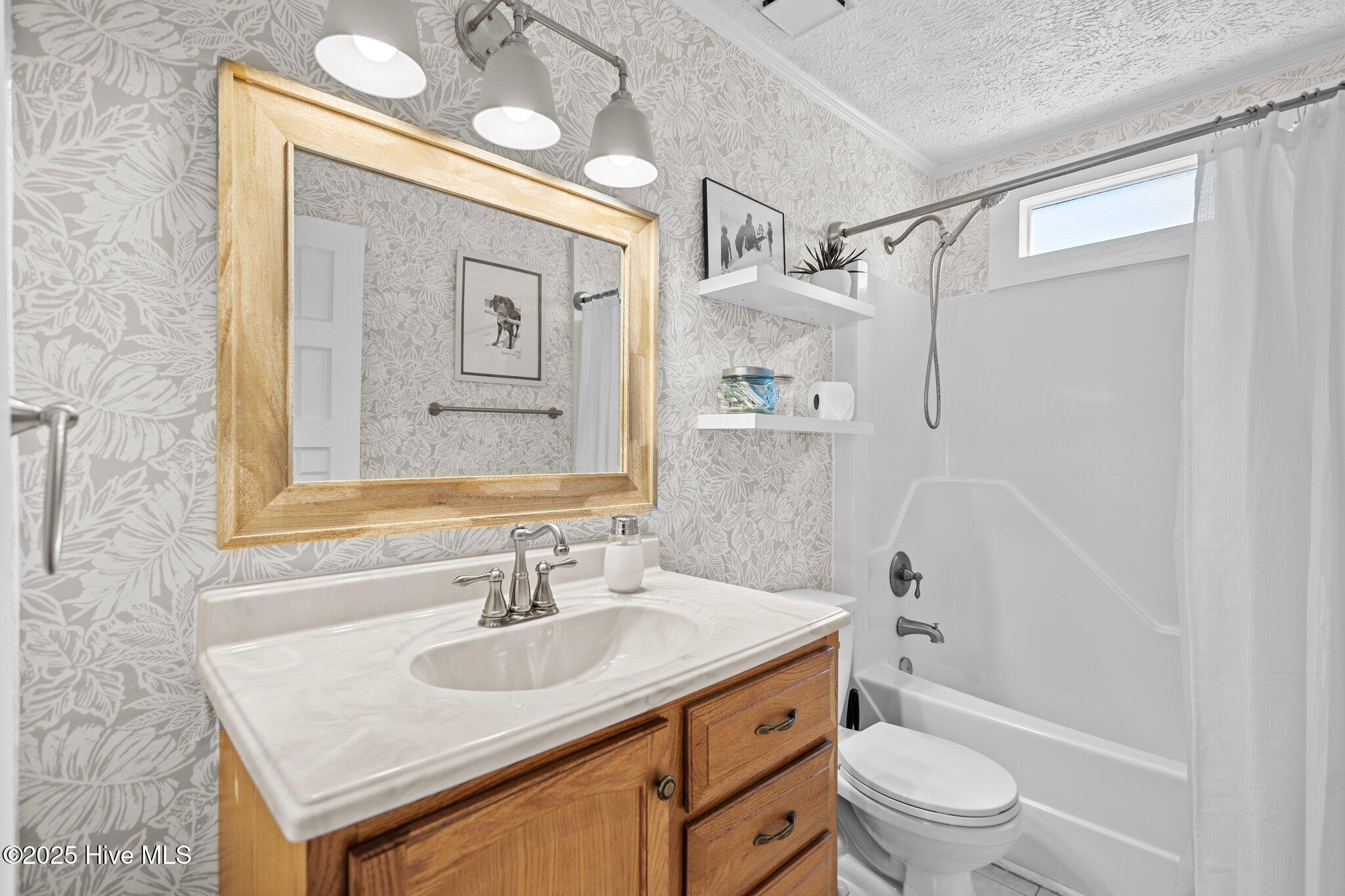 100532110 | Photo 30