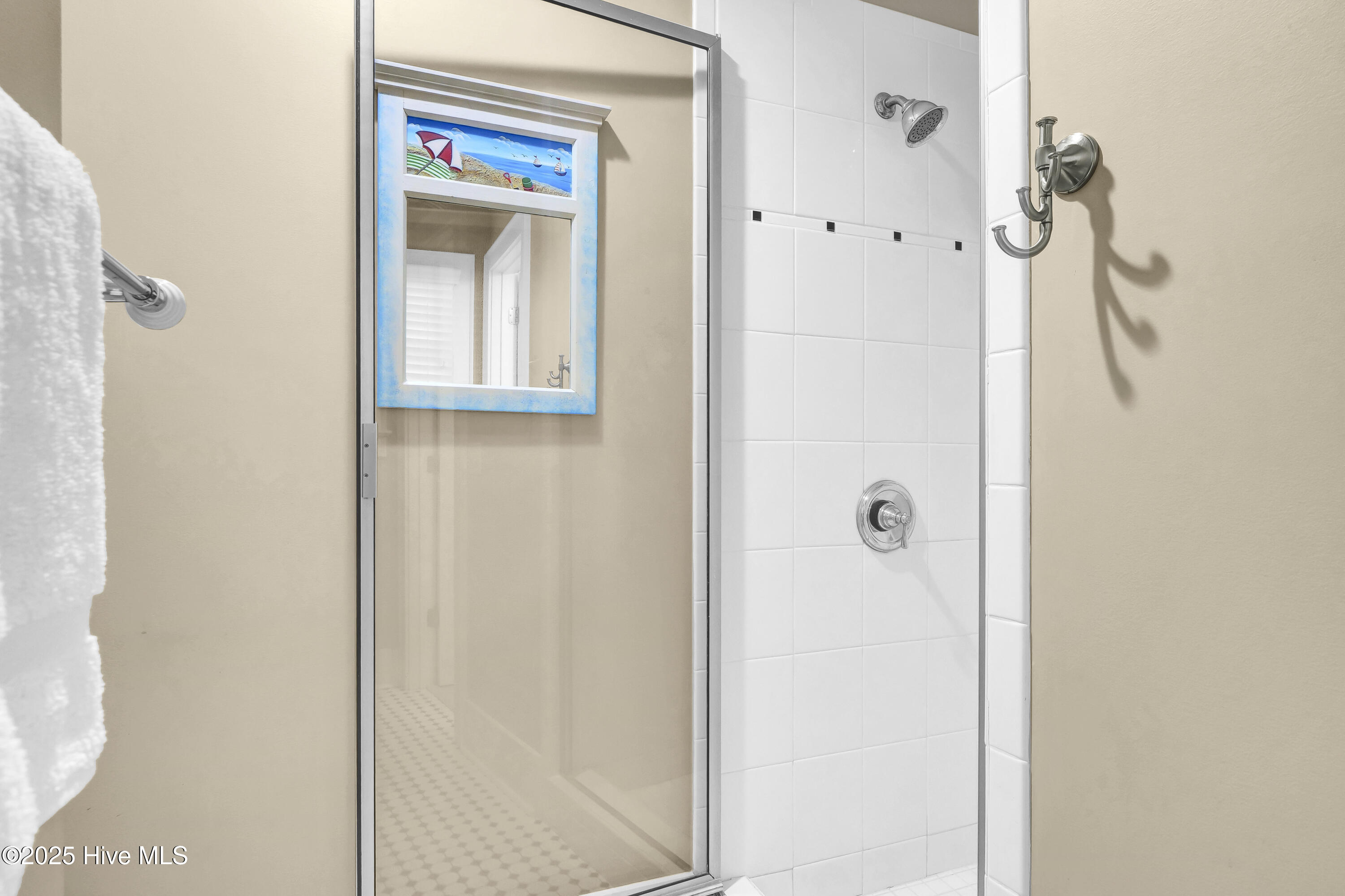 100525301 | Photo 13