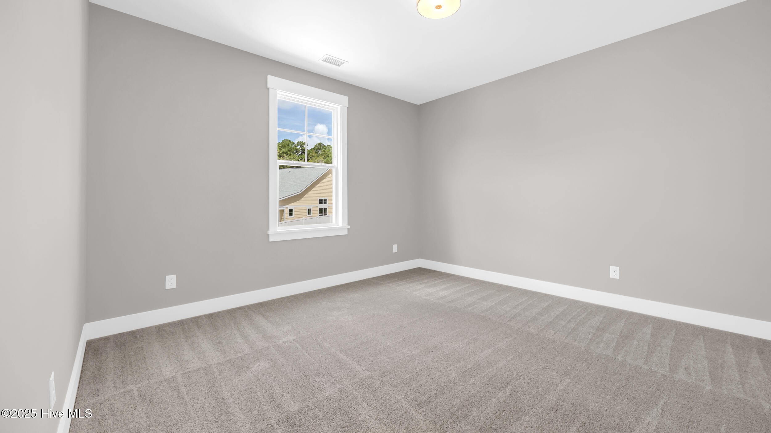 100525614 | Photo 24