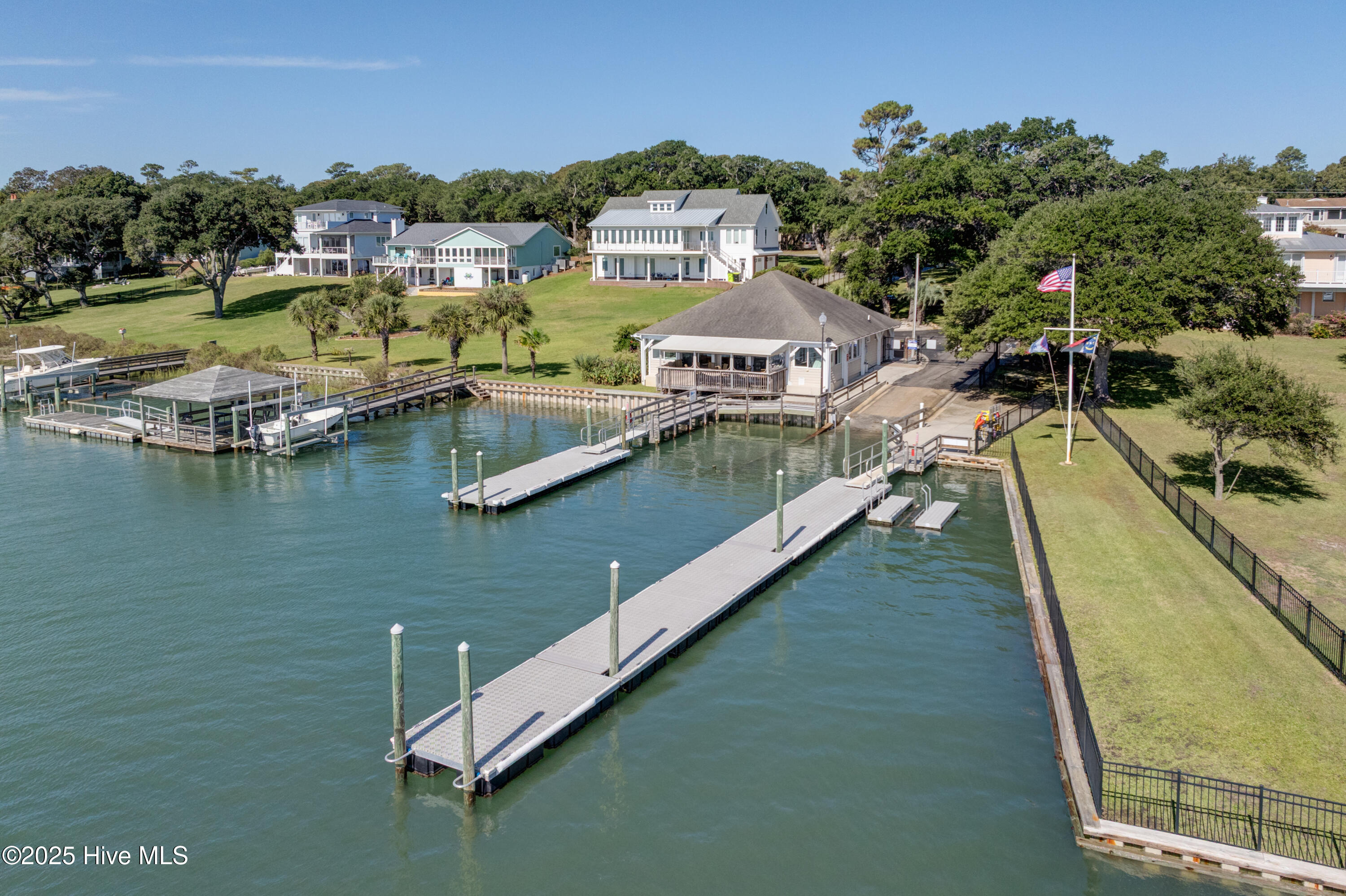 100522470 | Photo 18