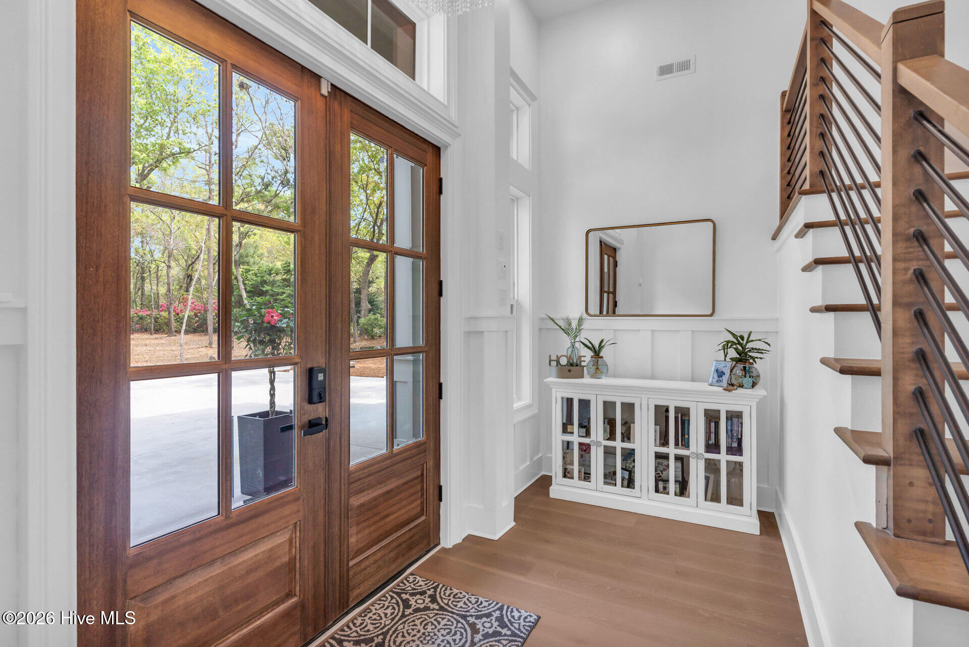 100553549 | Photo 10