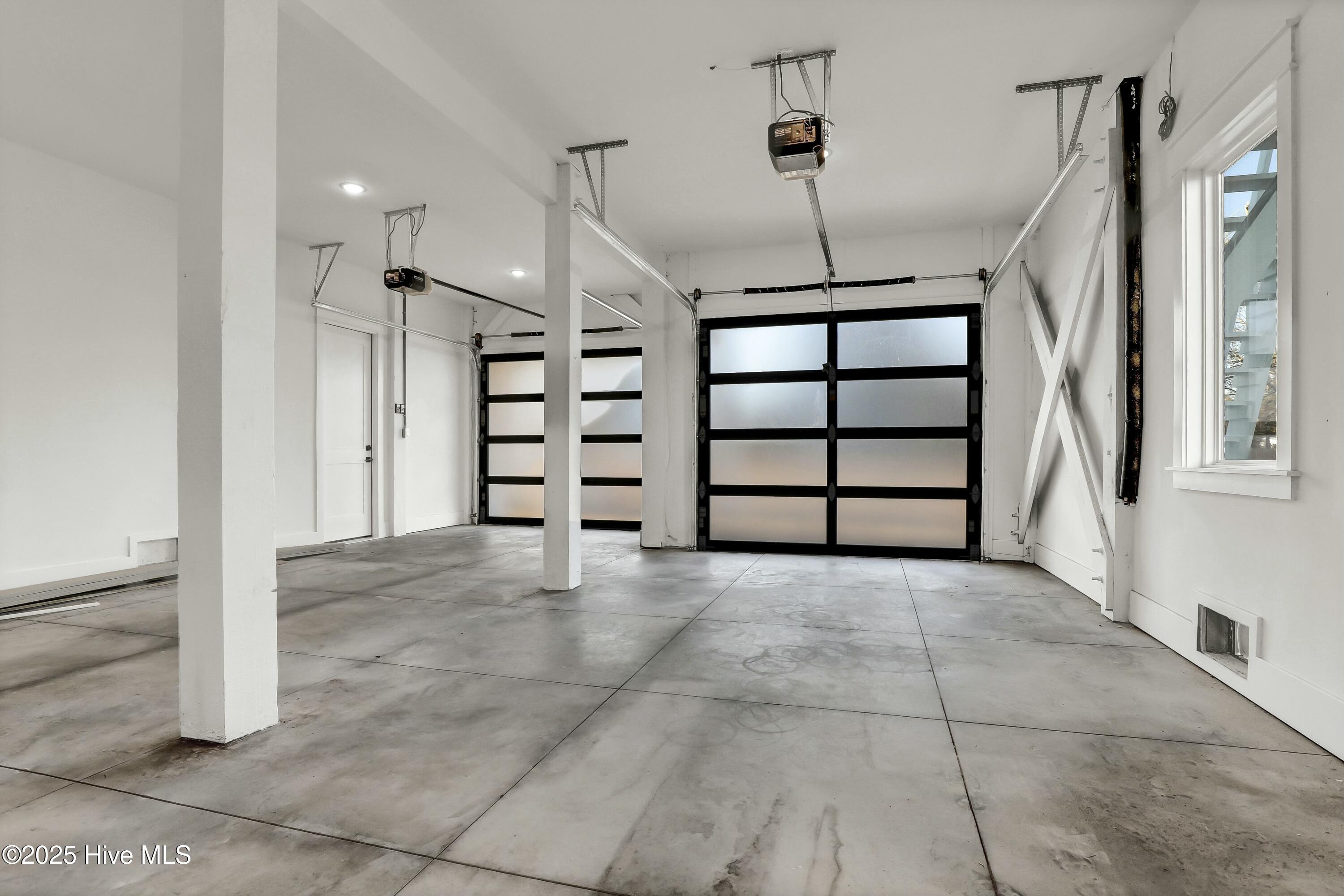 100544743 | Photo 41