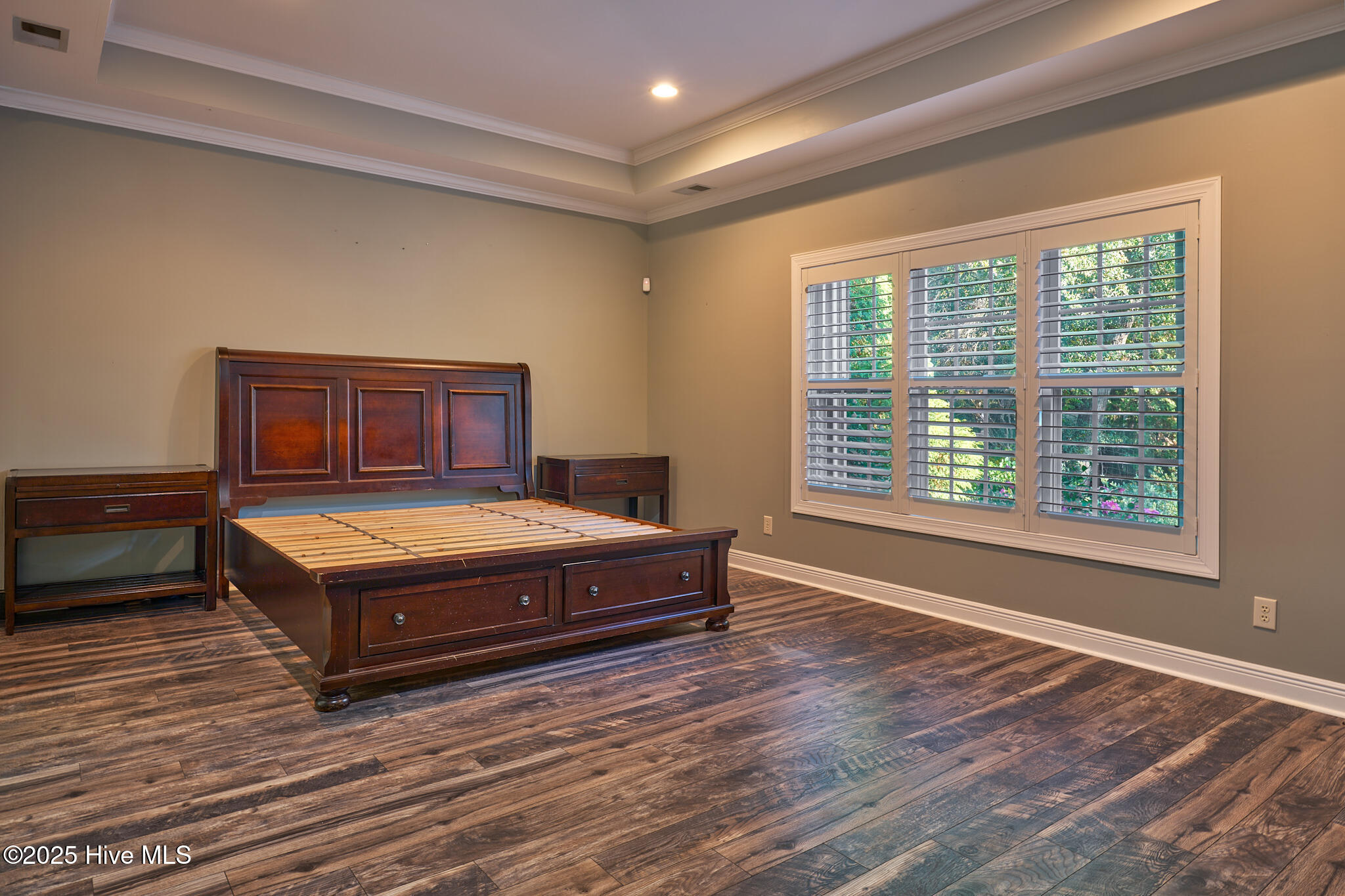 100542410 | Photo 15