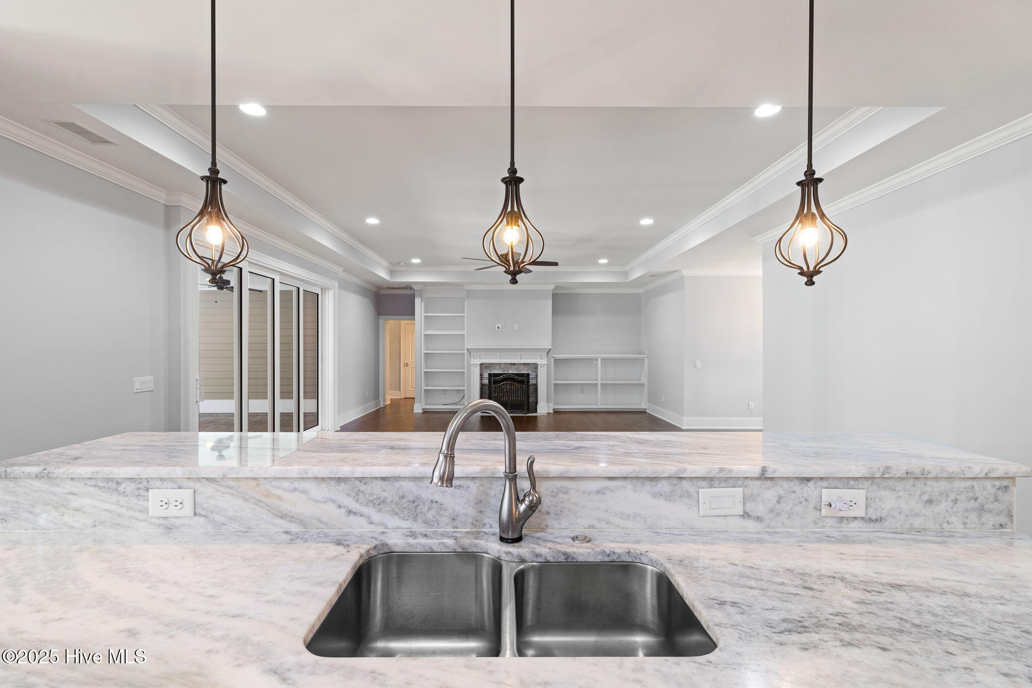 100542044 | Photo 19