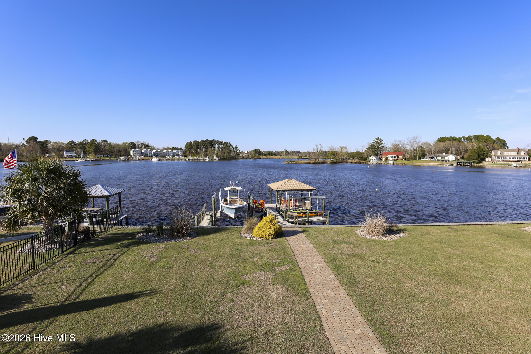 100564297 | Photo 62