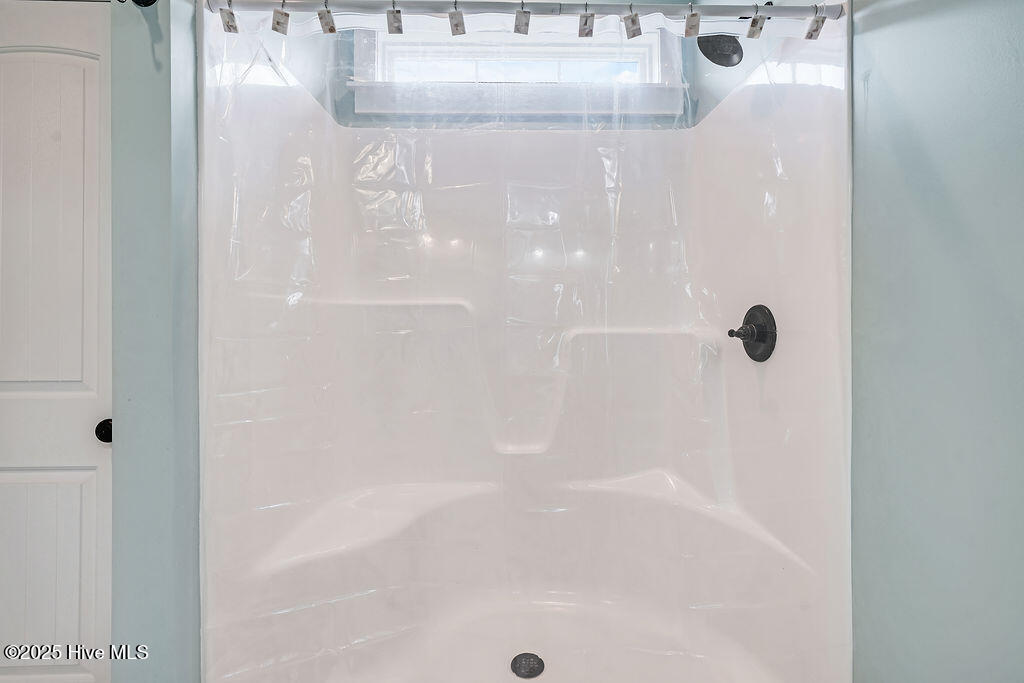 100504186 | Photo 26