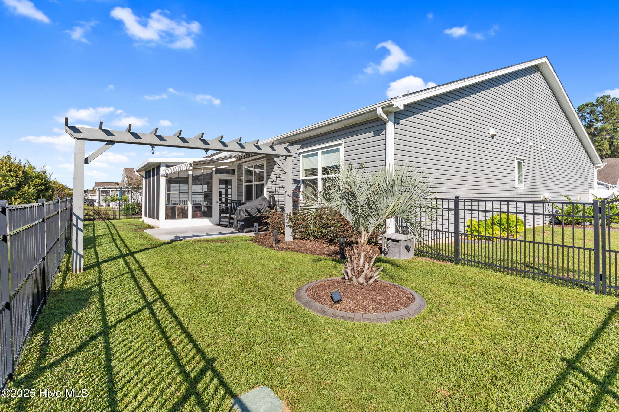 100535232 | Photo 37