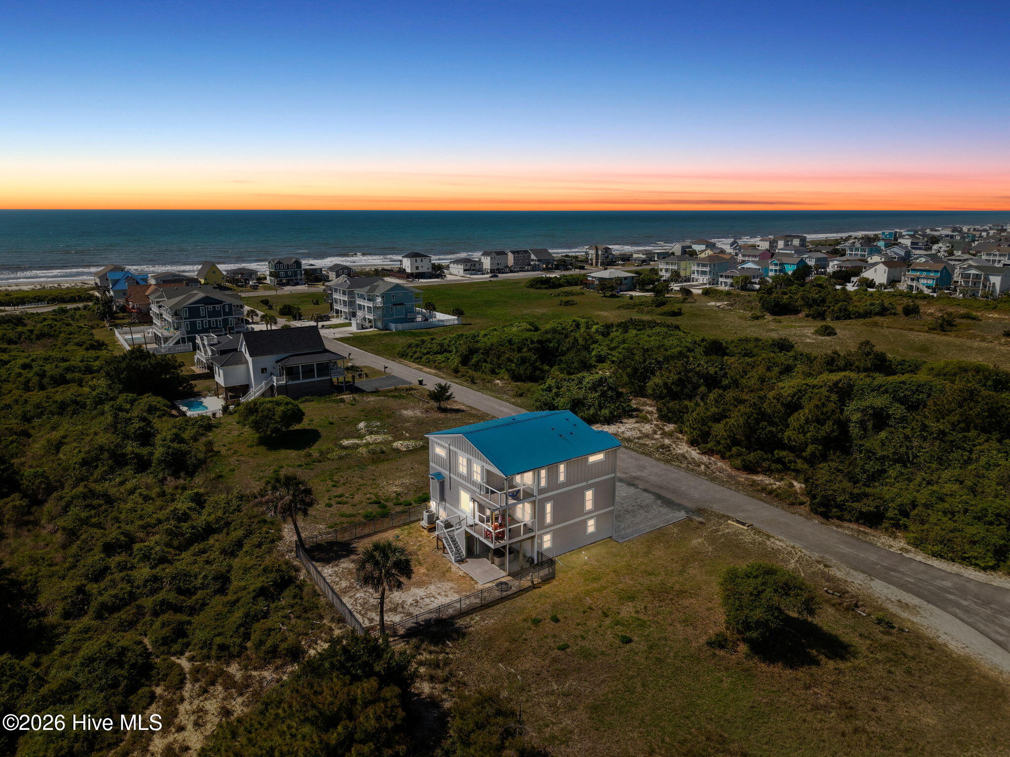 100561673 | Photo 68