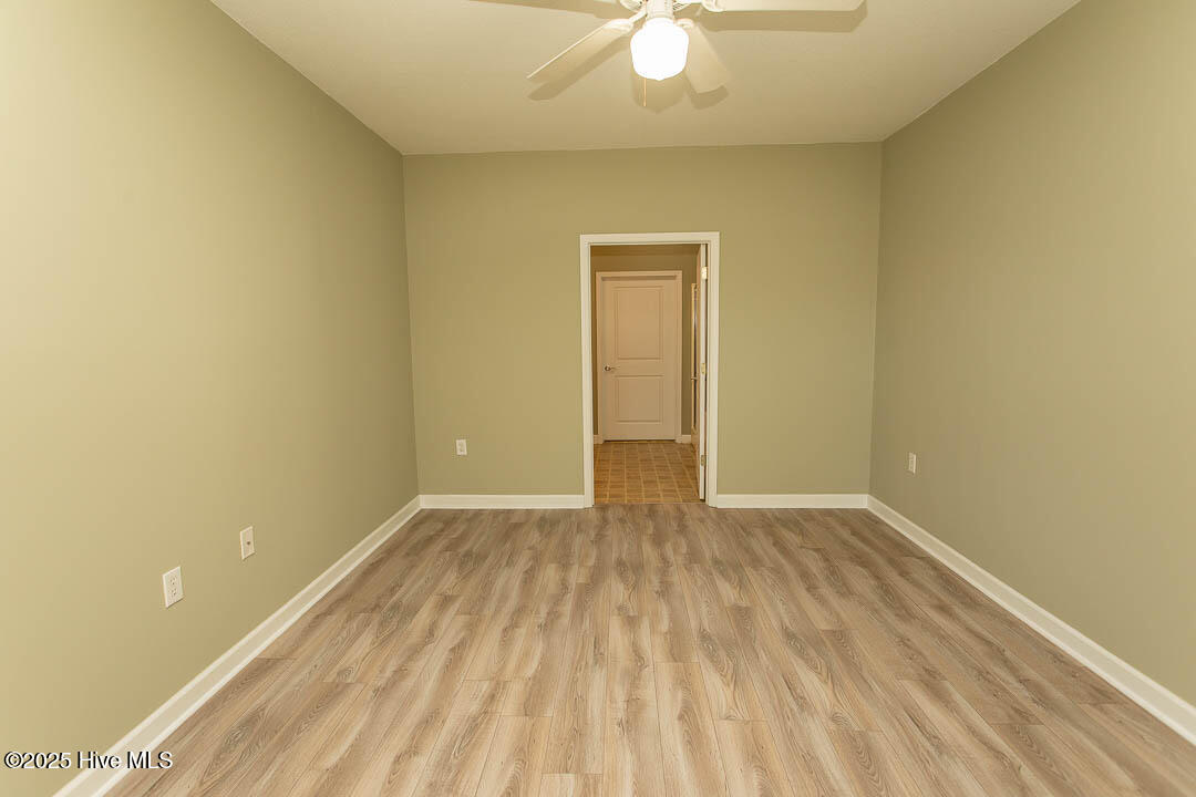 100532415 | Photo 25