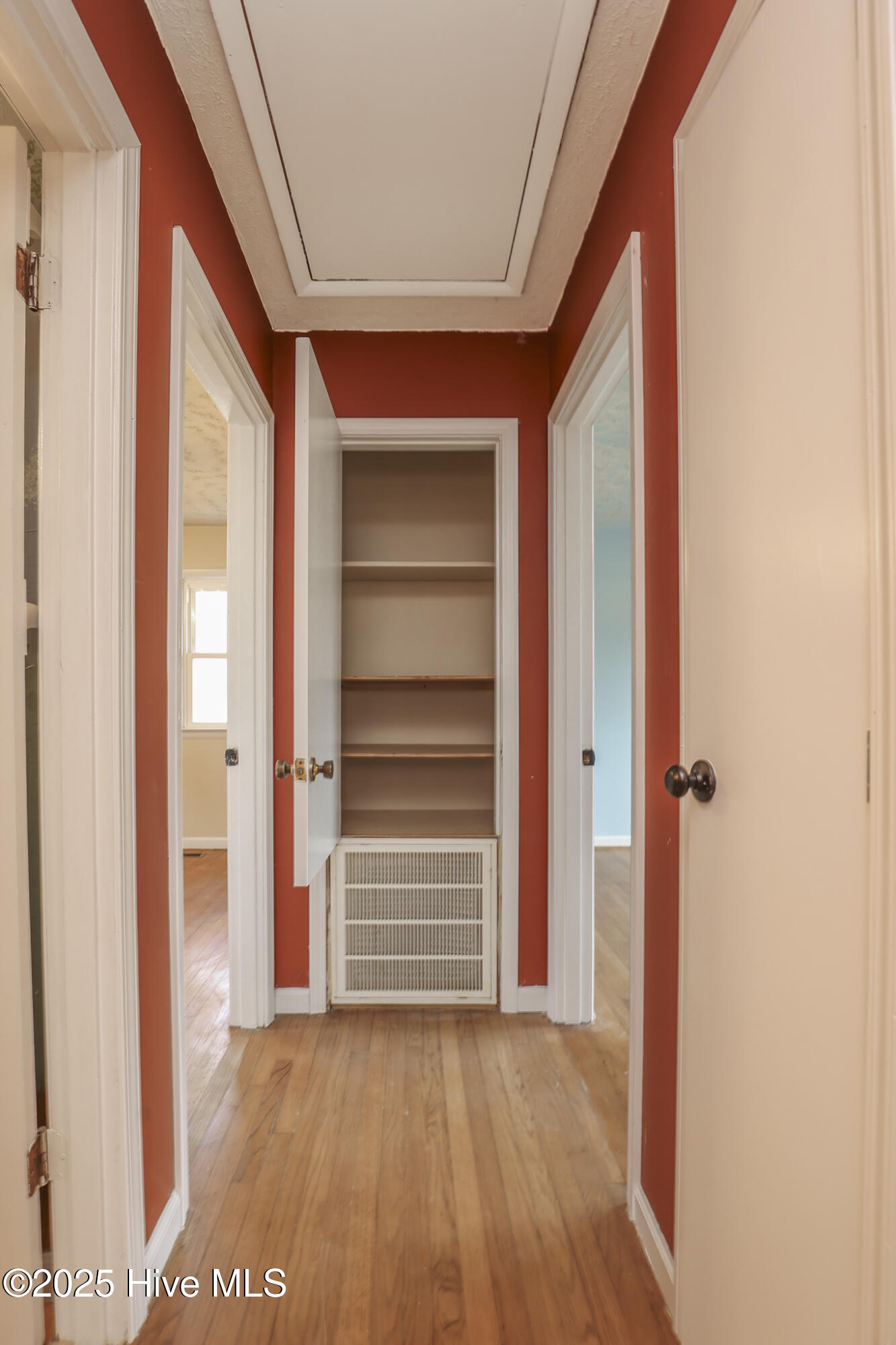 100553205 | Photo 18