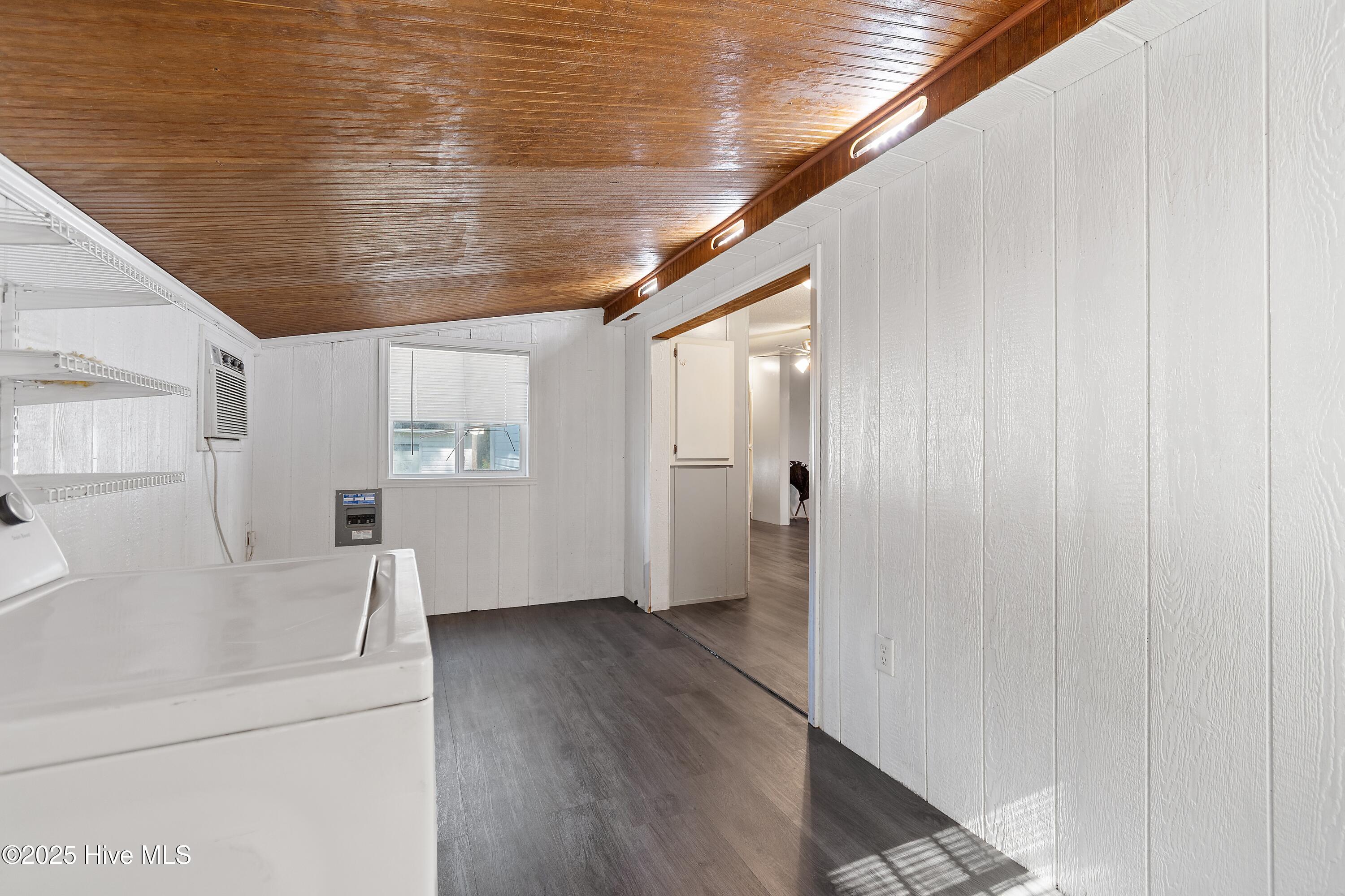 100532696 | Photo 21