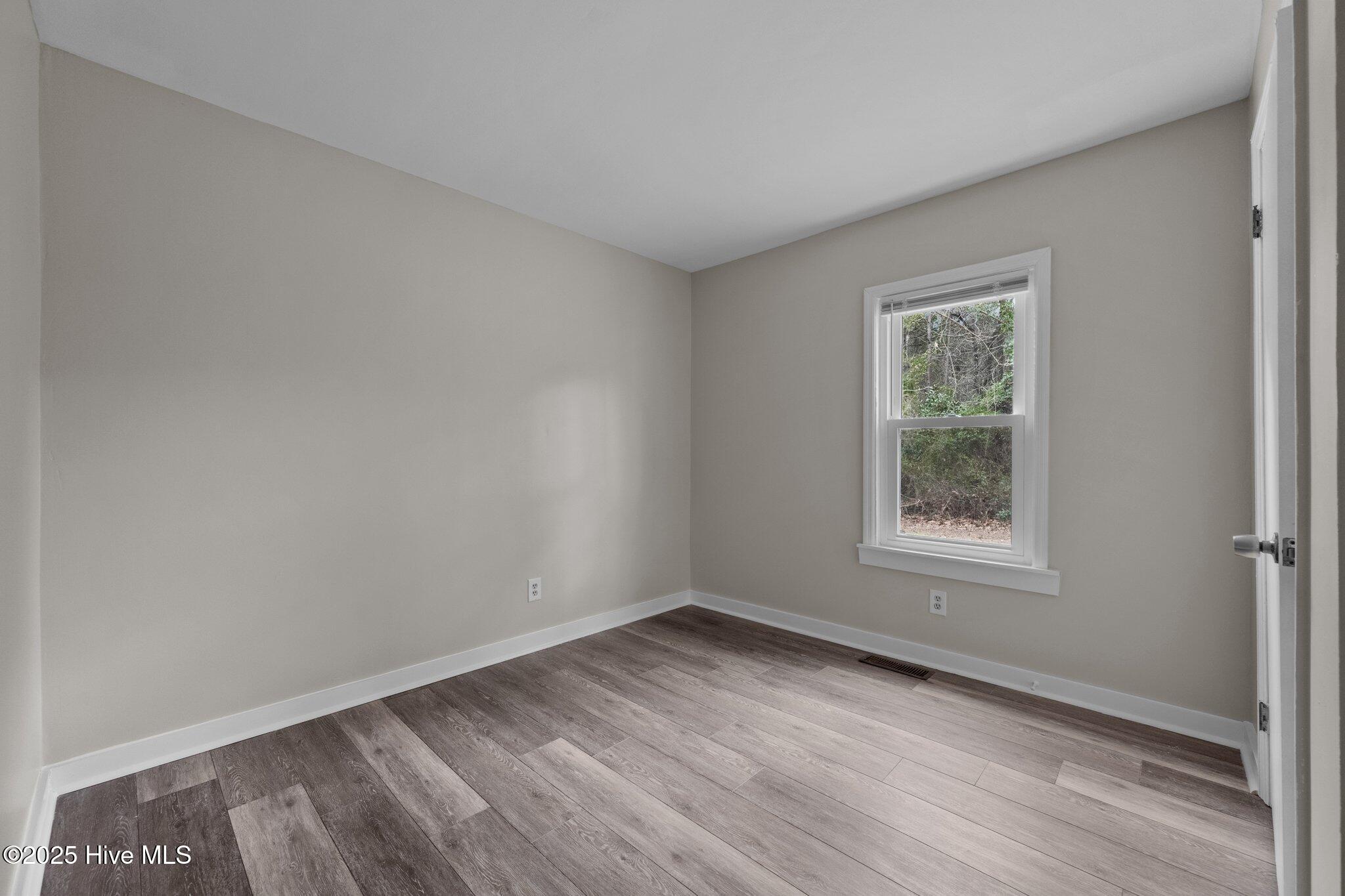 100568304 | Photo 24