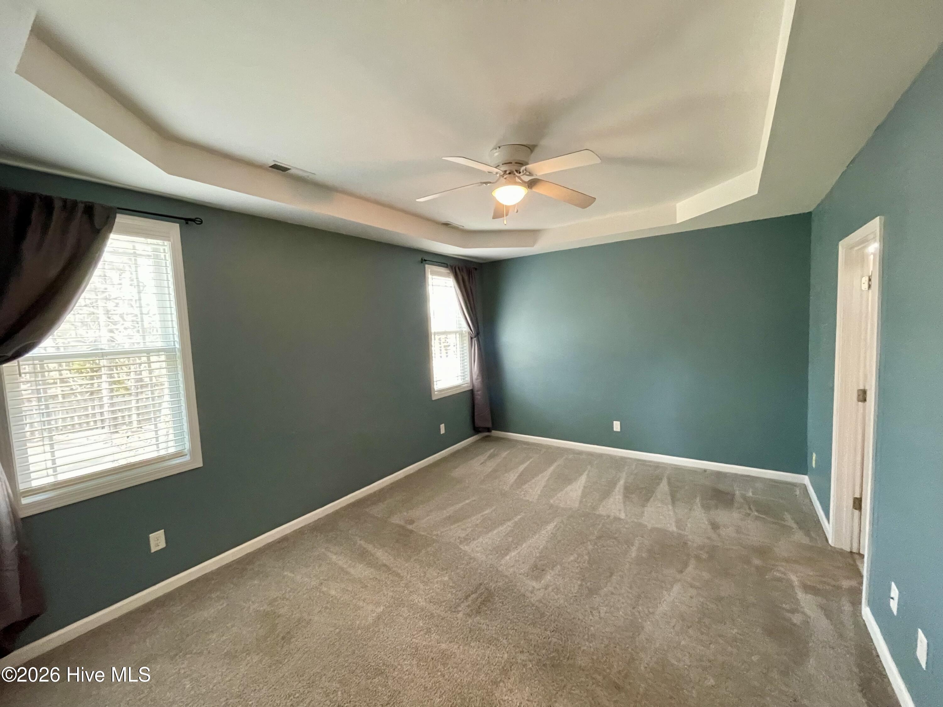 100560994 | Photo 11