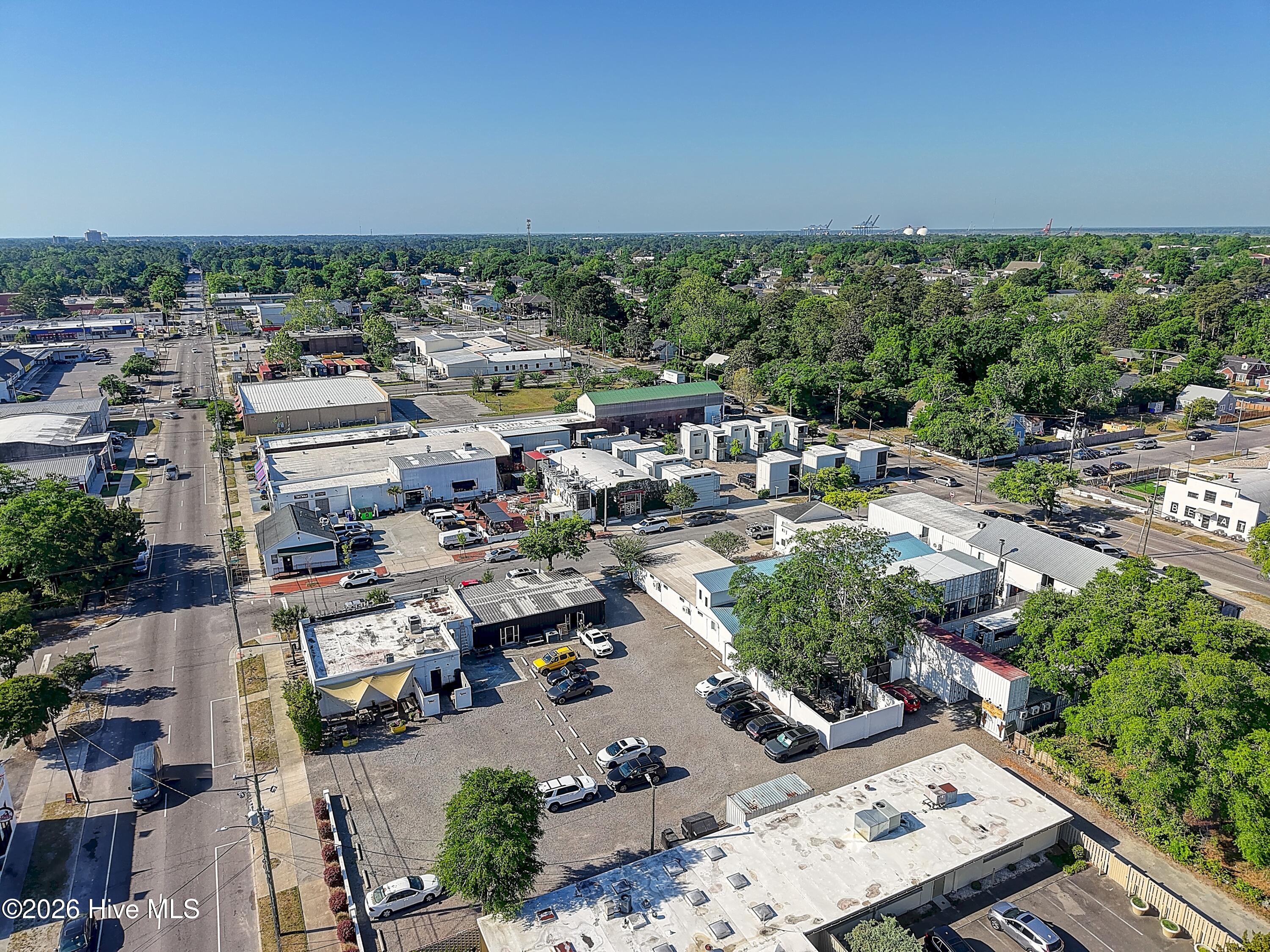 100568086 | Photo 44