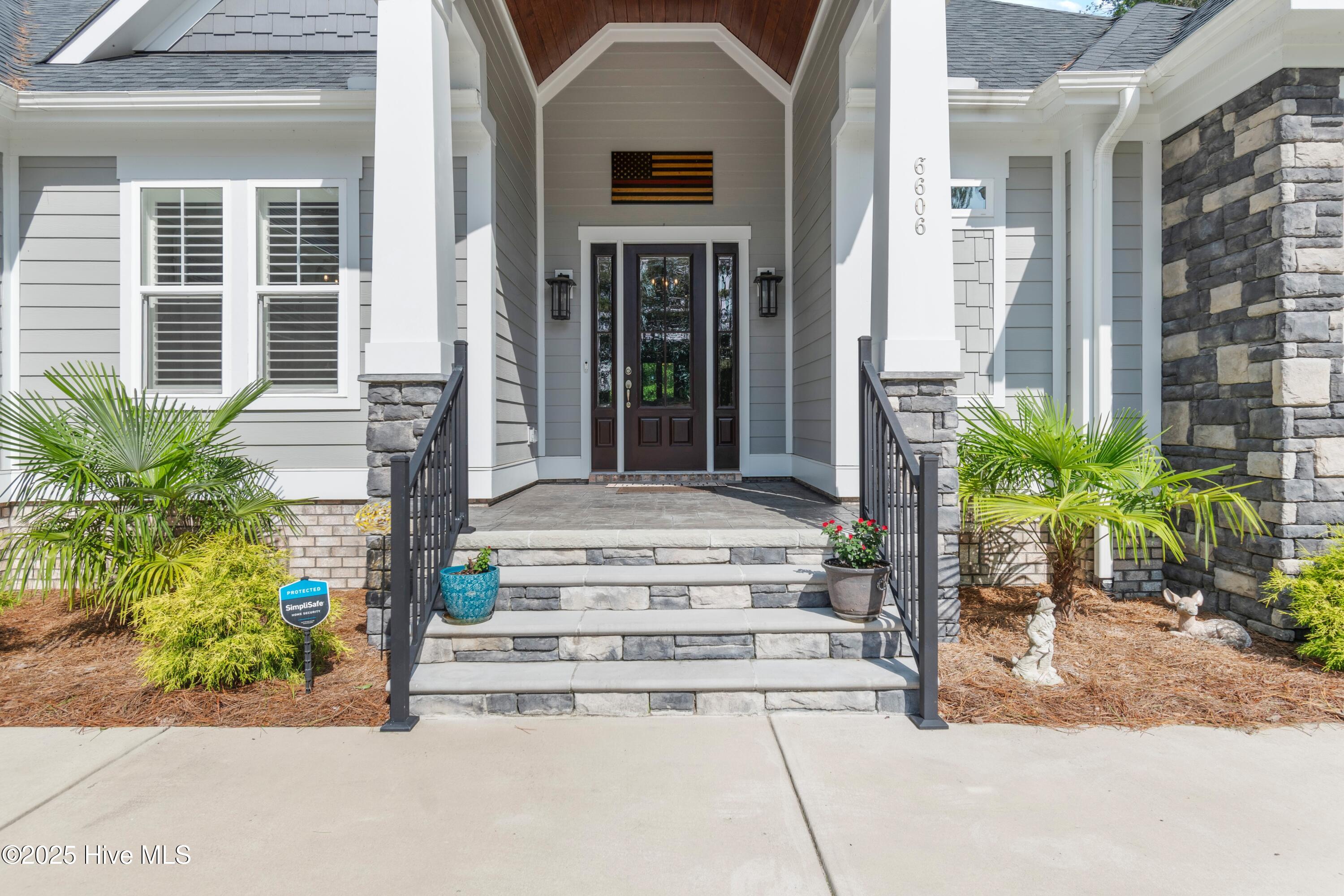 100518411 | Photo 60