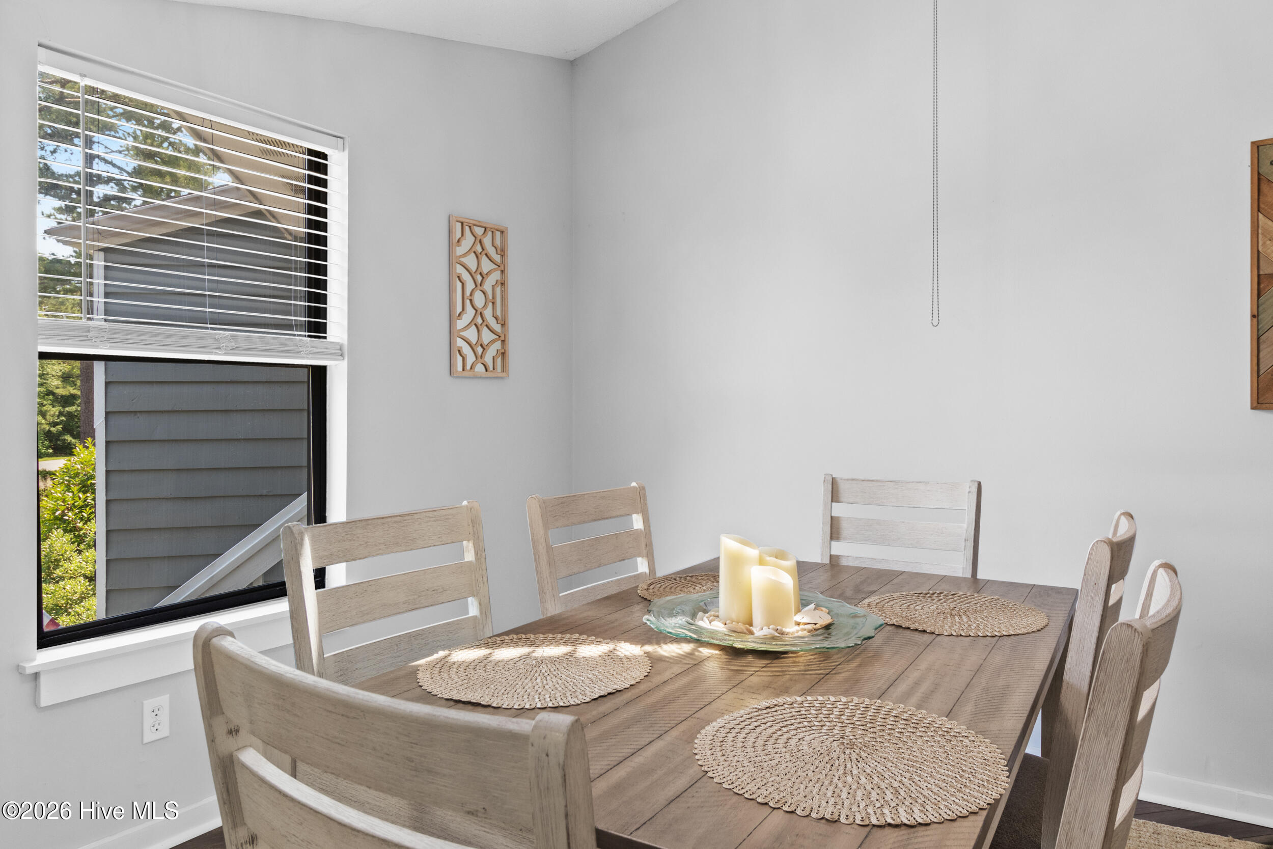 100559667 | Photo 11