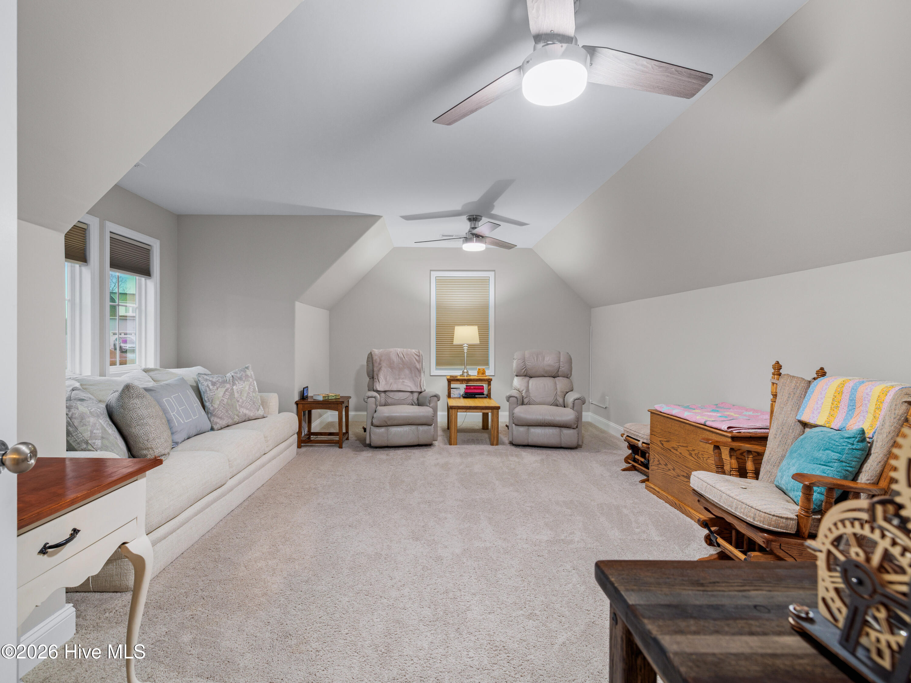 100549513 | Photo 40