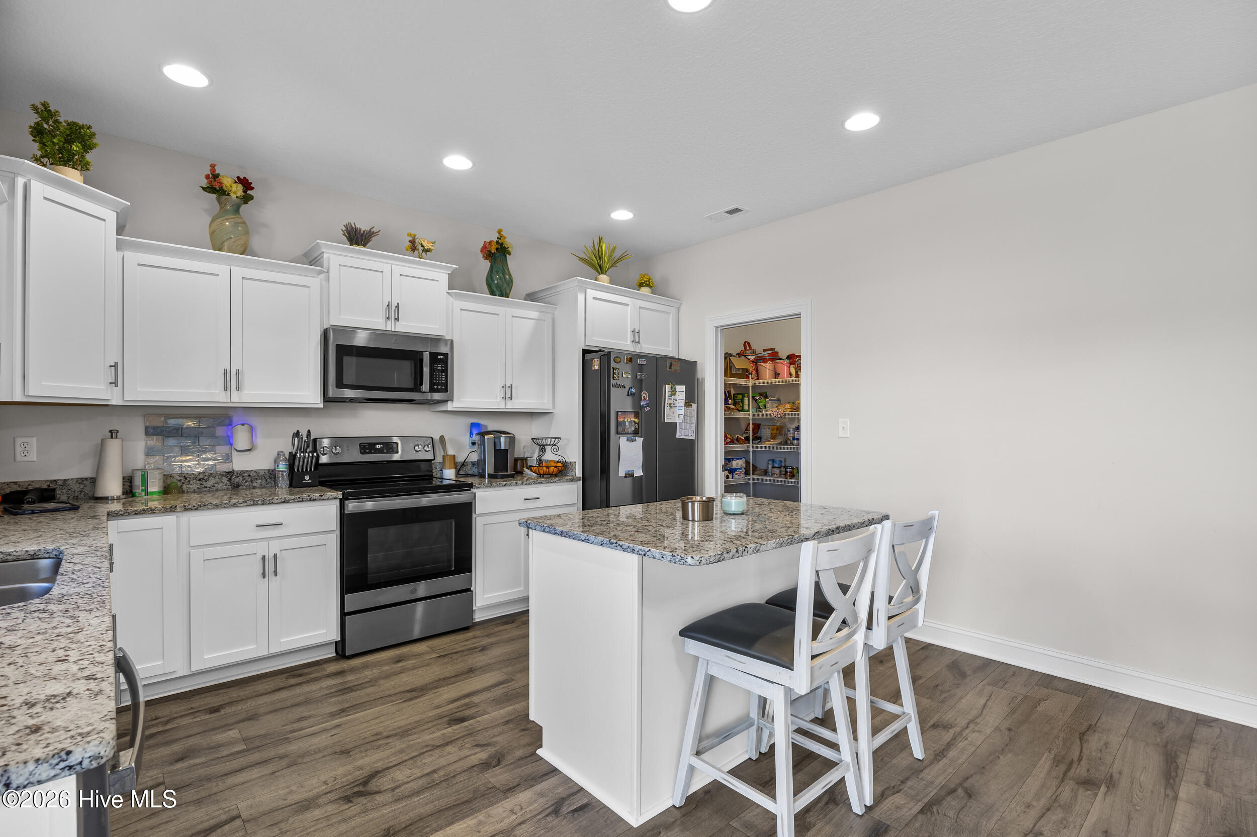 100555729 | Photo 12