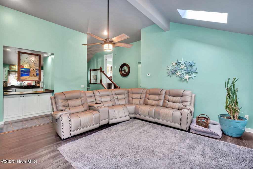 100532322 | Photo 10