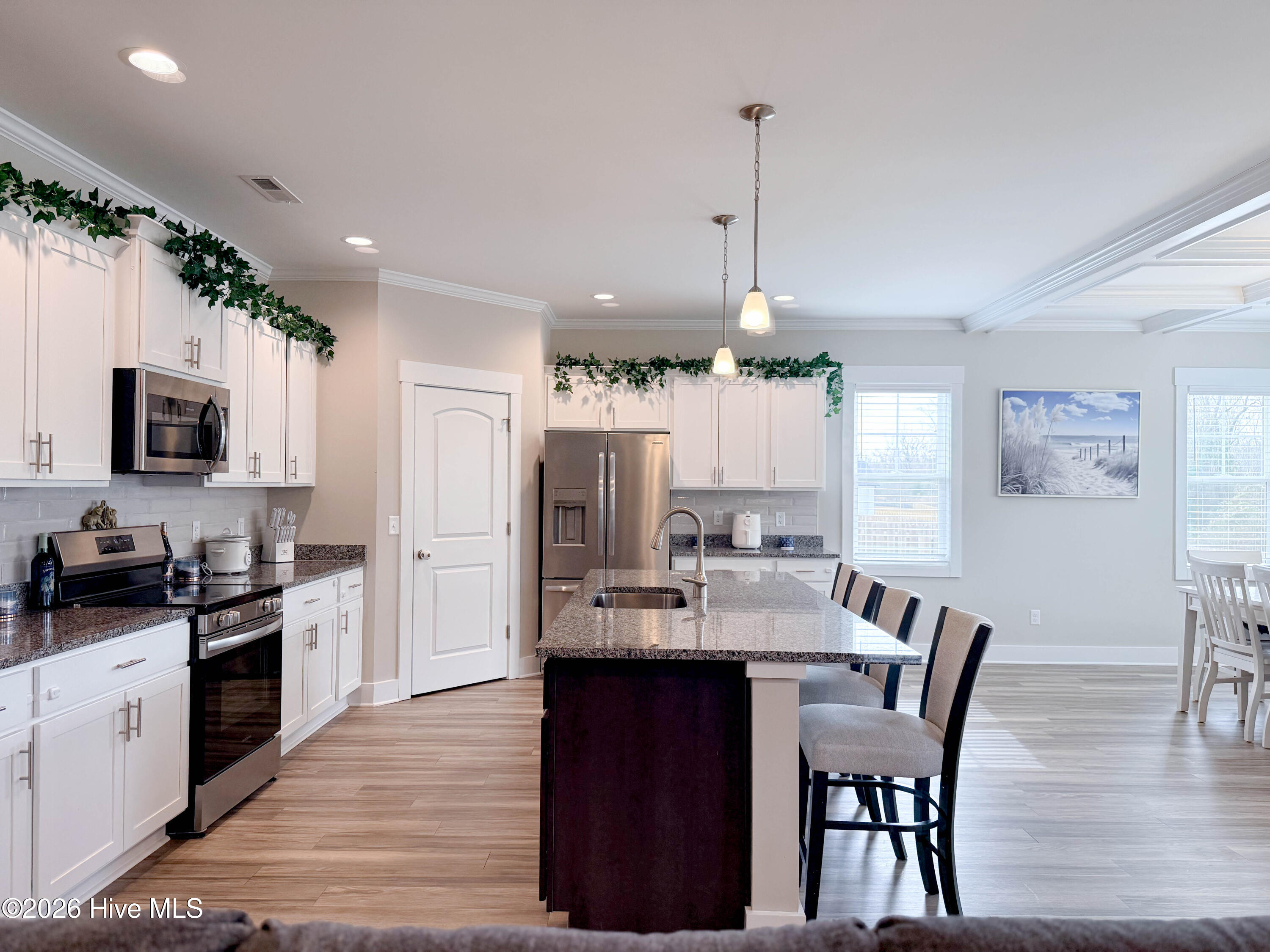 100560693 | Photo 13