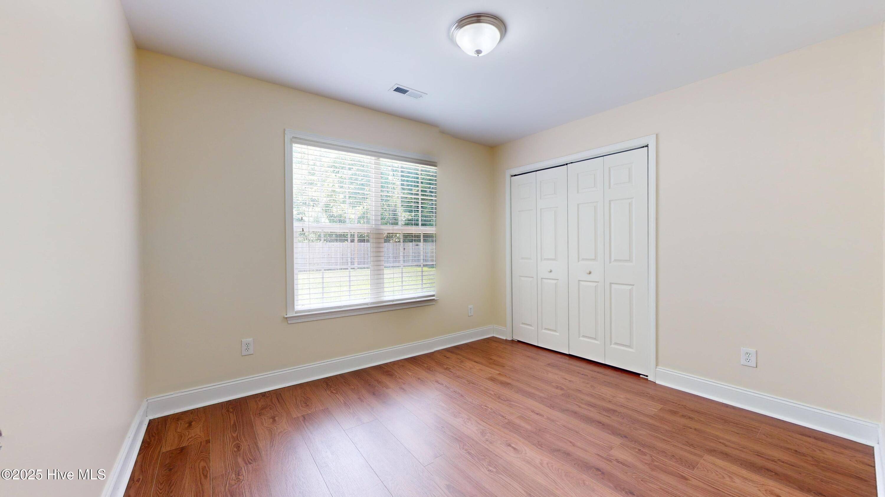 100539889 | Photo 19