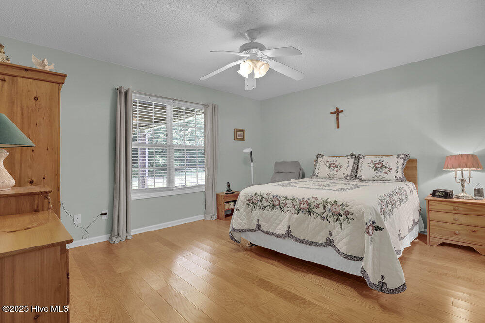 100510854 | Photo 19