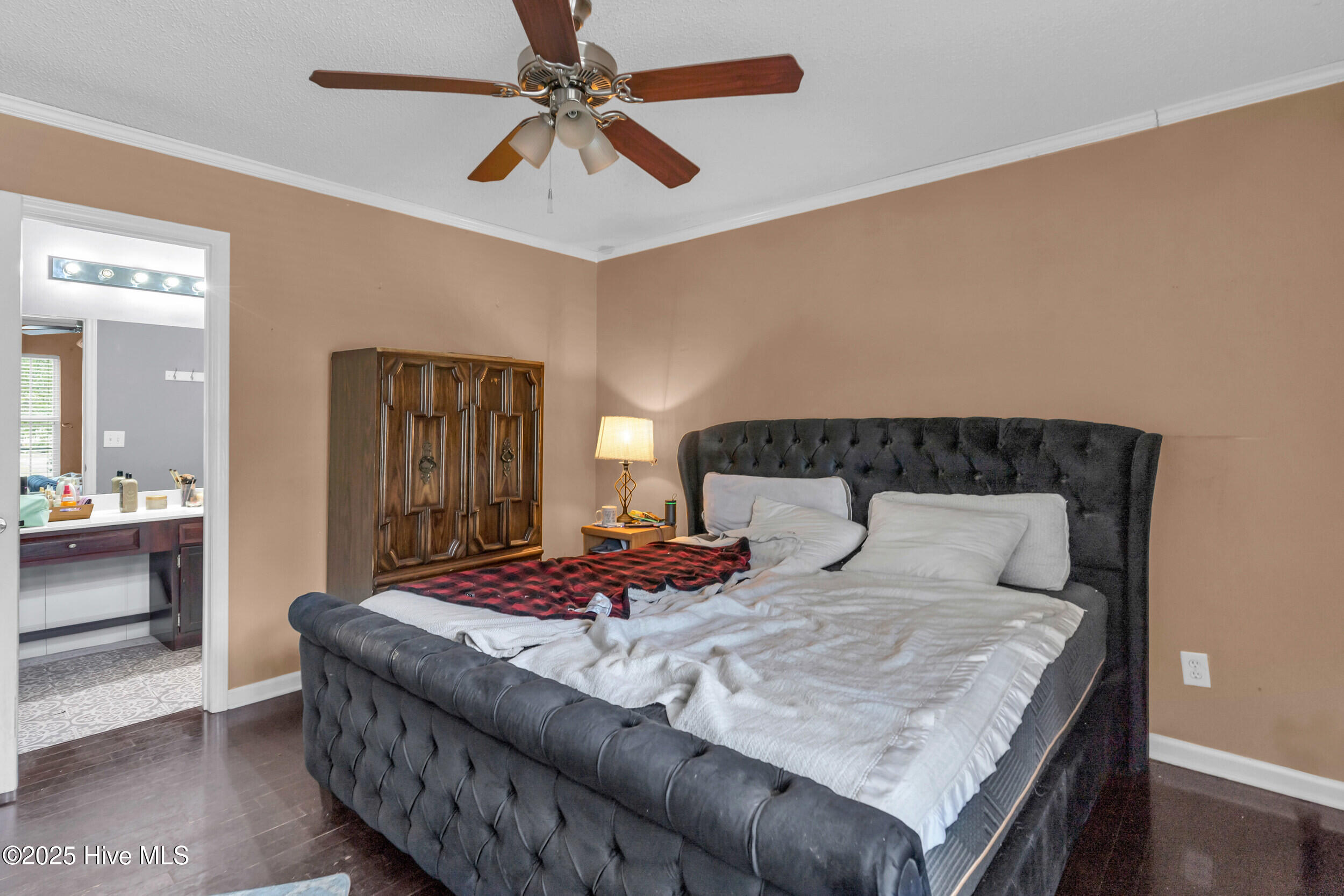 100524404 | Photo 10