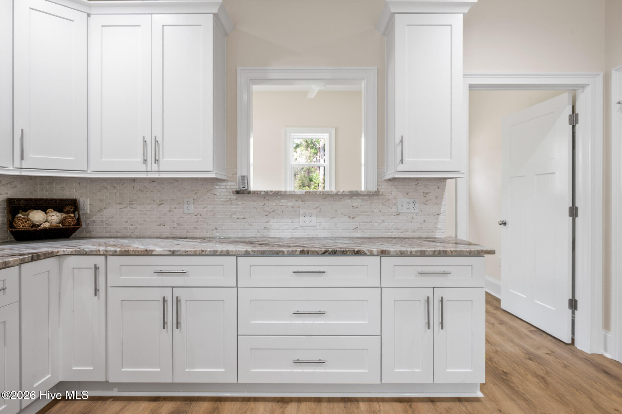 100517039 | Photo 36