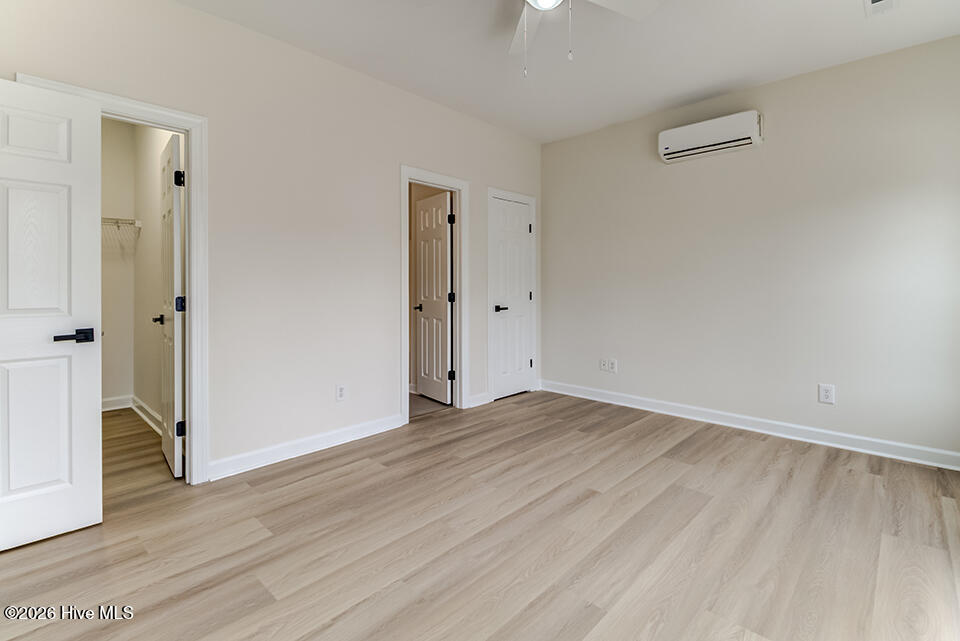 100553045 | Photo 14