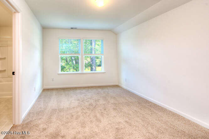 100527327 | Photo 41