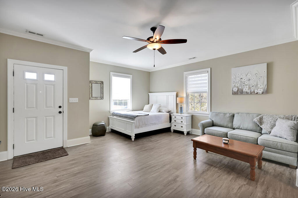 100547742 | Photo 36