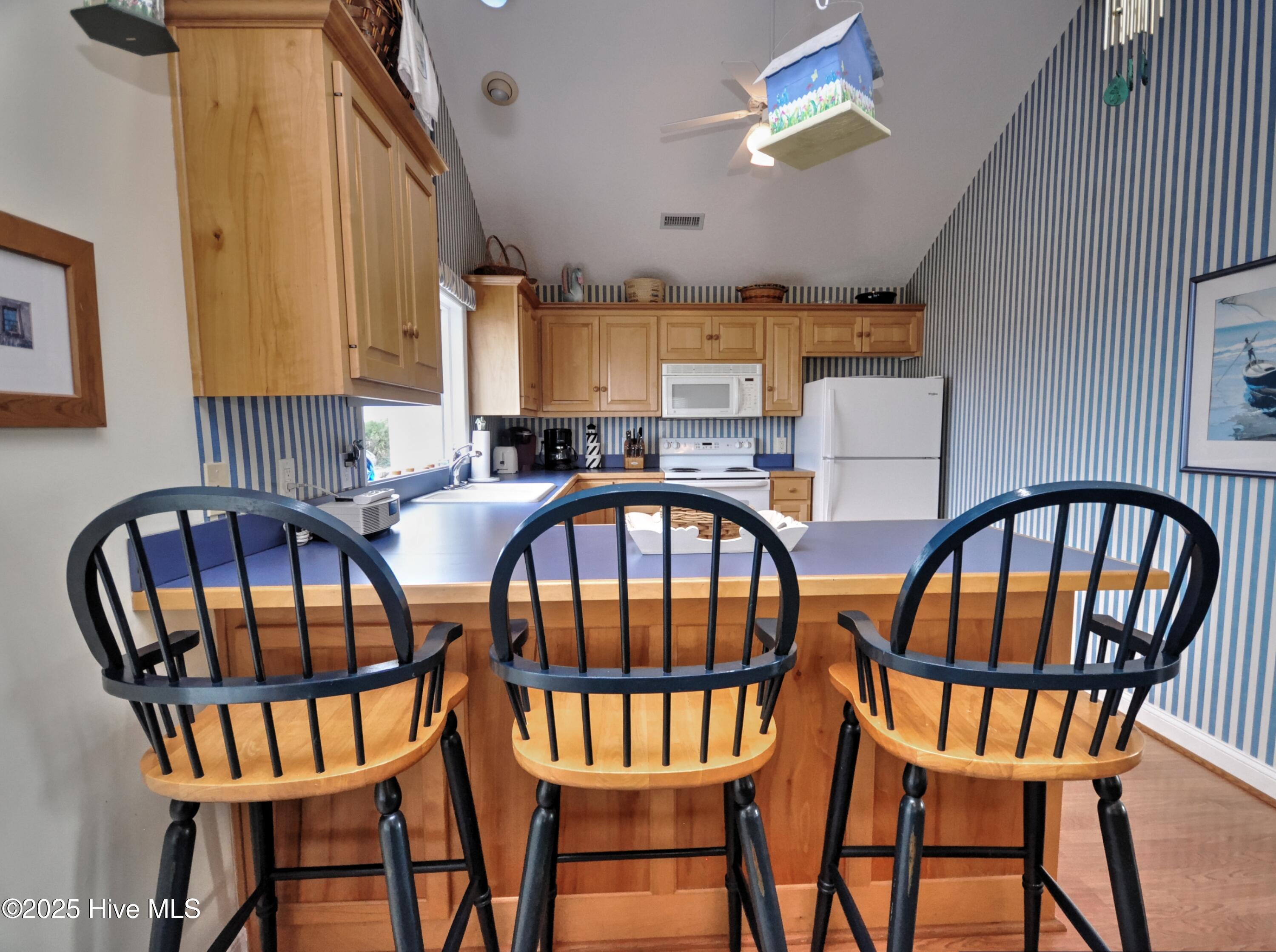 100538748 | Photo 14