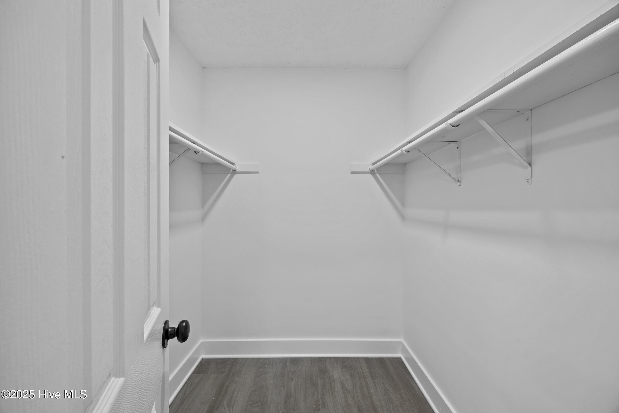 100521133 | Photo 38