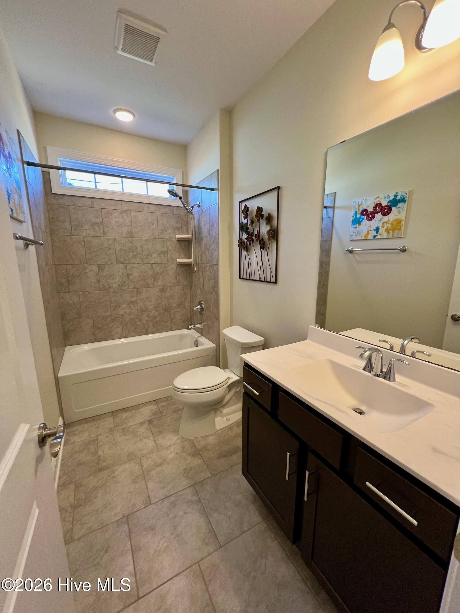 100549571 | Photo 50